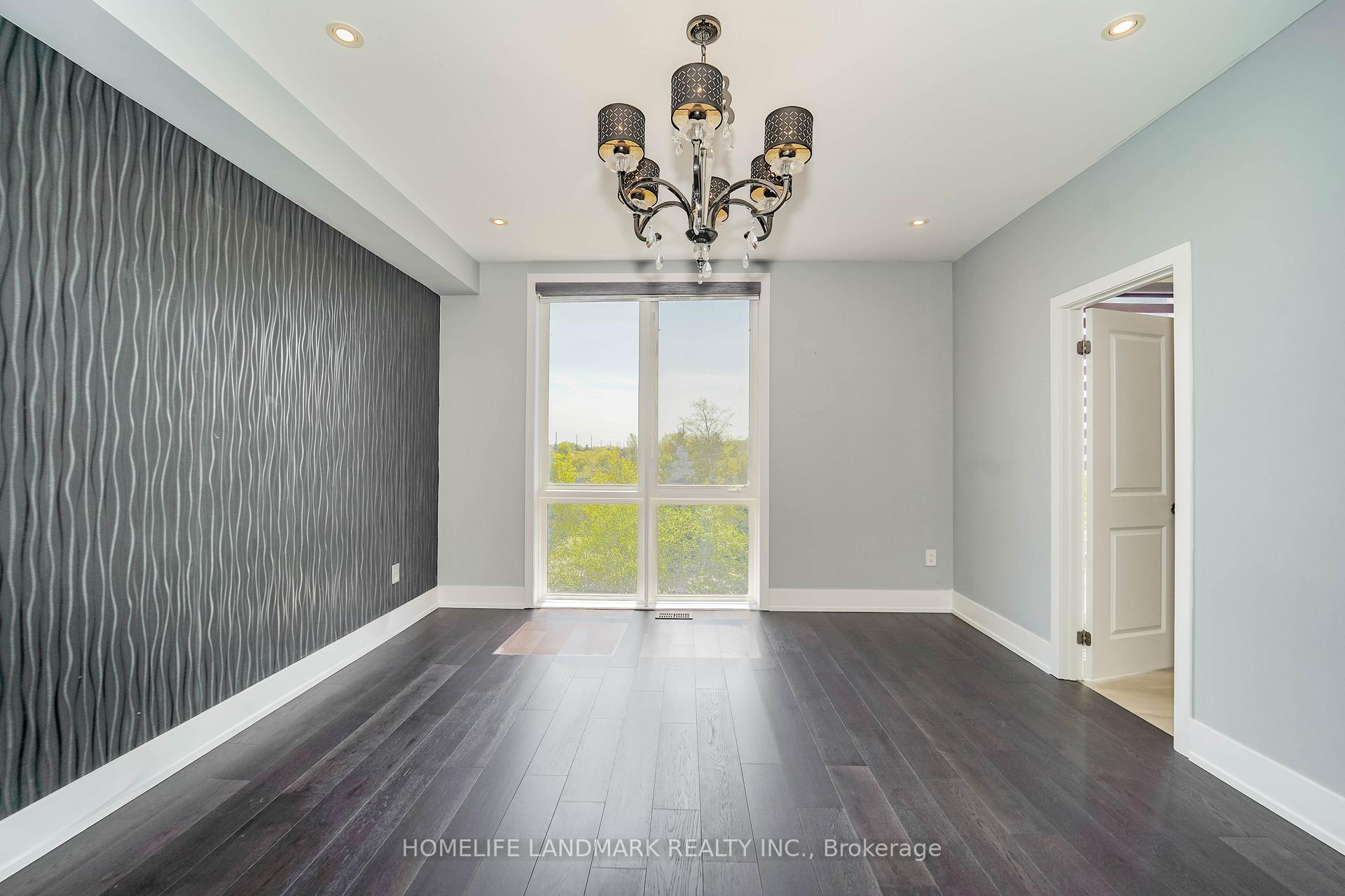 Photo 7 of 8 Crestridge Drive, Vaughan, Patterson — HOMEH