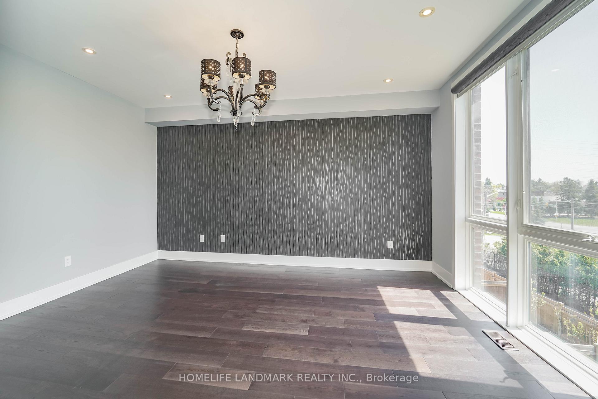 Photo 10 of 8 Crestridge Drive, Vaughan, Patterson — HOMEH
