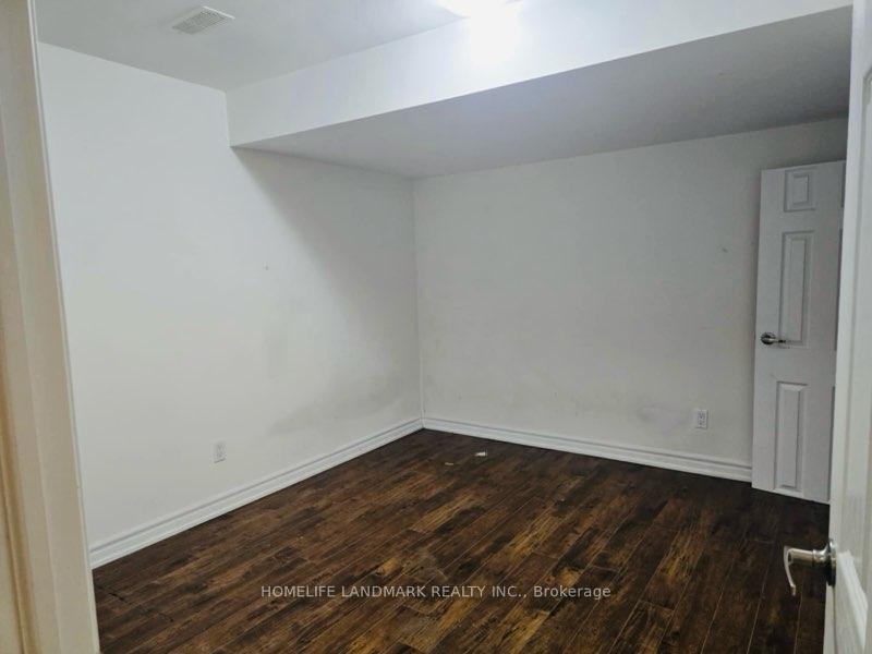 Photo 9 of 211 Zokol Drive, Aurora, Bayview Northeast — HOMEH