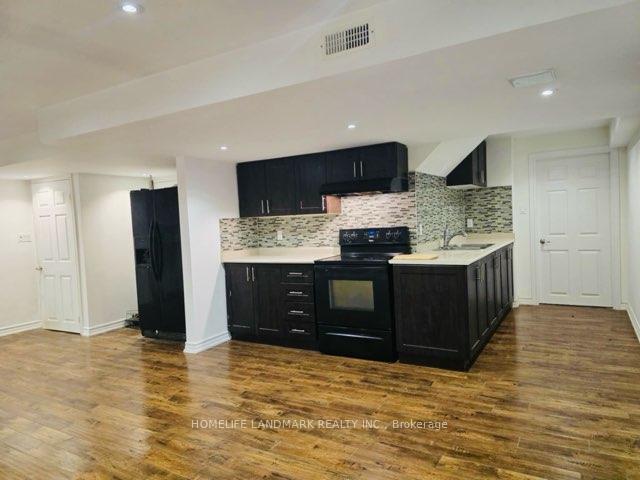Photo 5 of 211 Zokol Drive, Aurora, Bayview Northeast — HOMEH