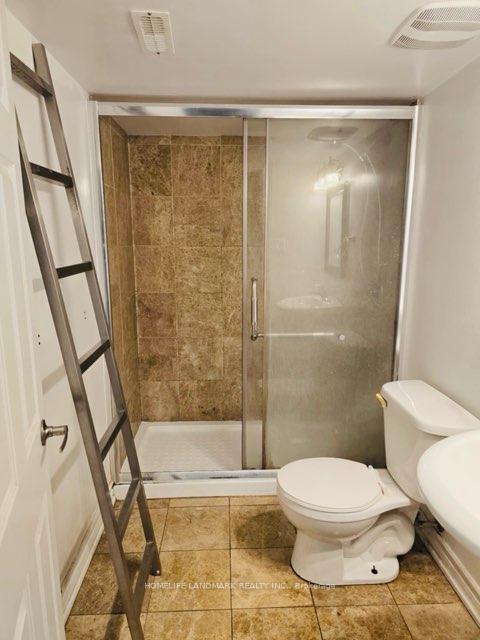 Photo 6 of 211 Zokol Drive, Aurora, Bayview Northeast — HOMEH