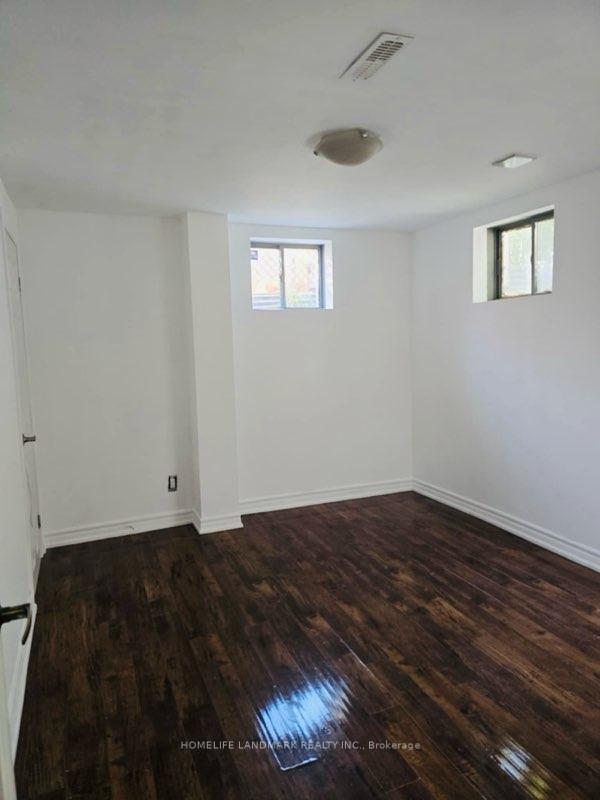 Photo 10 of 211 Zokol Drive, Aurora, Bayview Northeast — HOMEH