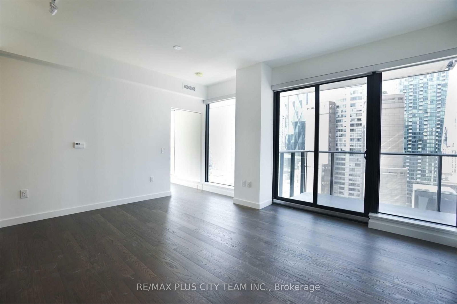 Photo 3 of Unit 1905, 2A Church St, Toronto, Waterfront Communities — HOMEH