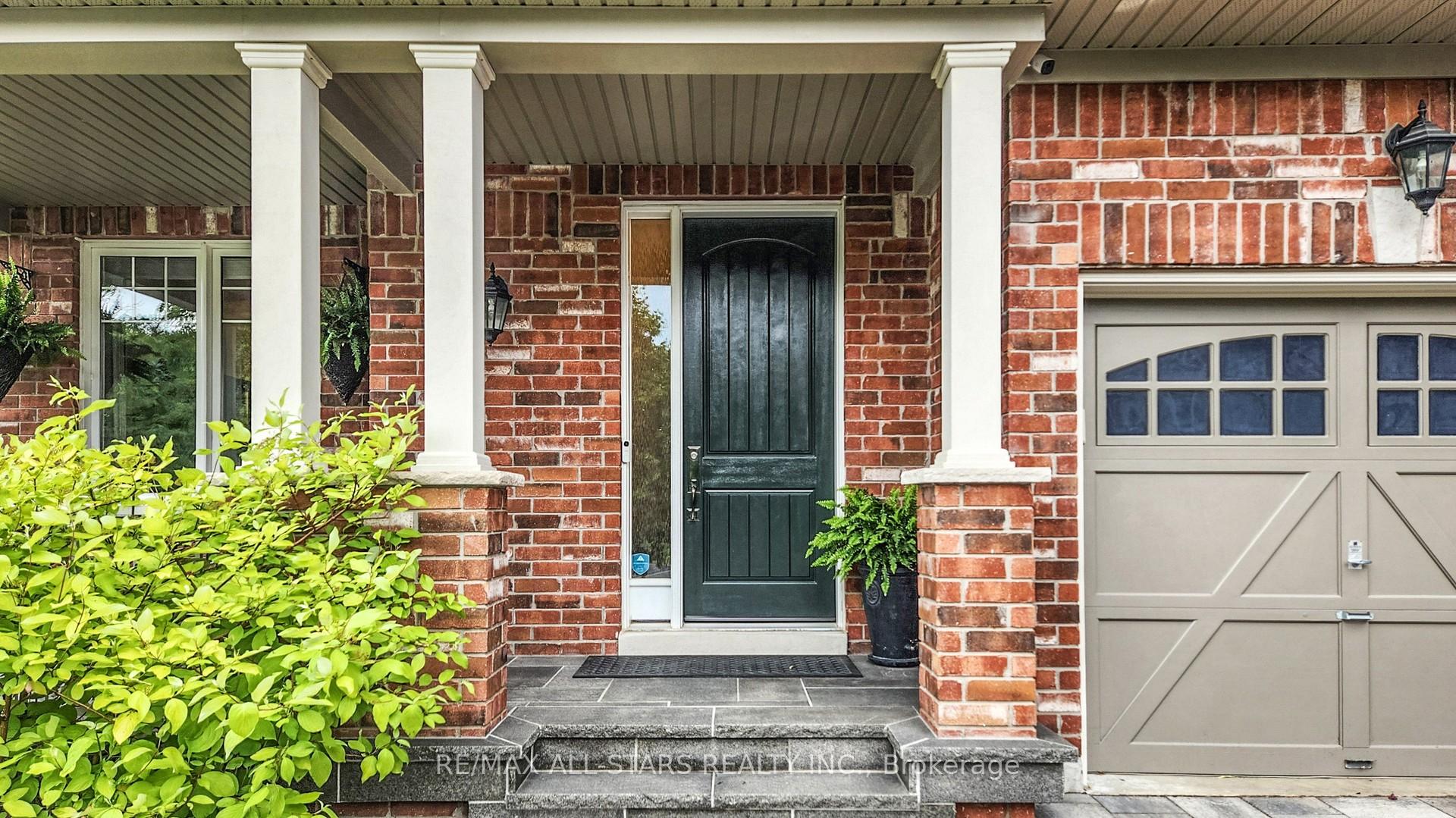Photo 3 of 94 Campbell Drive S, Uxbridge — HOMEH
