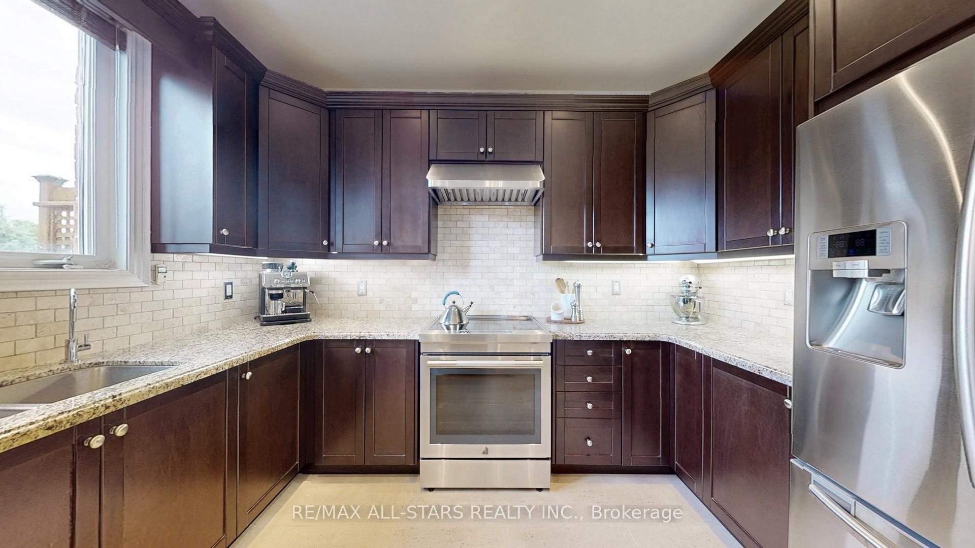 Photo 11 of 94 Campbell Drive S, Uxbridge — HOMEH