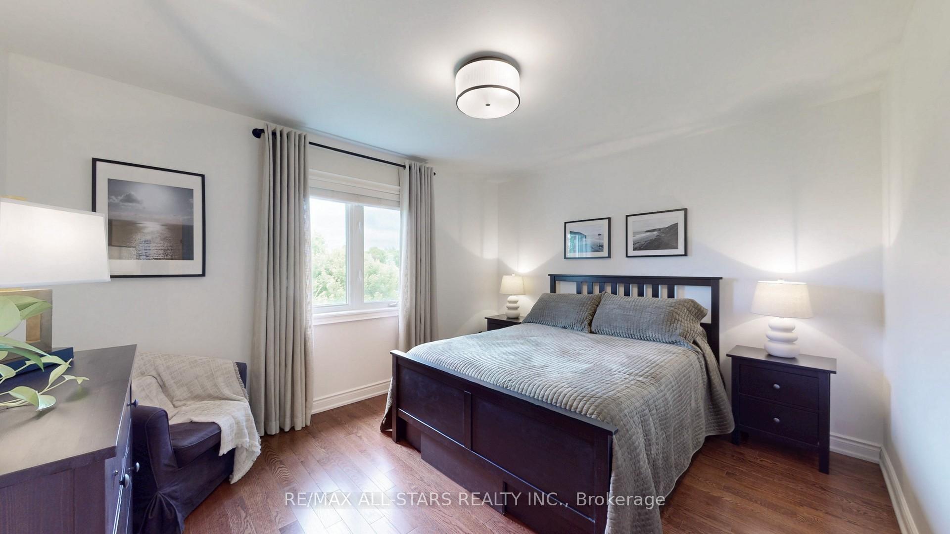 Photo 23 of 94 Campbell Drive S, Uxbridge — HOMEH