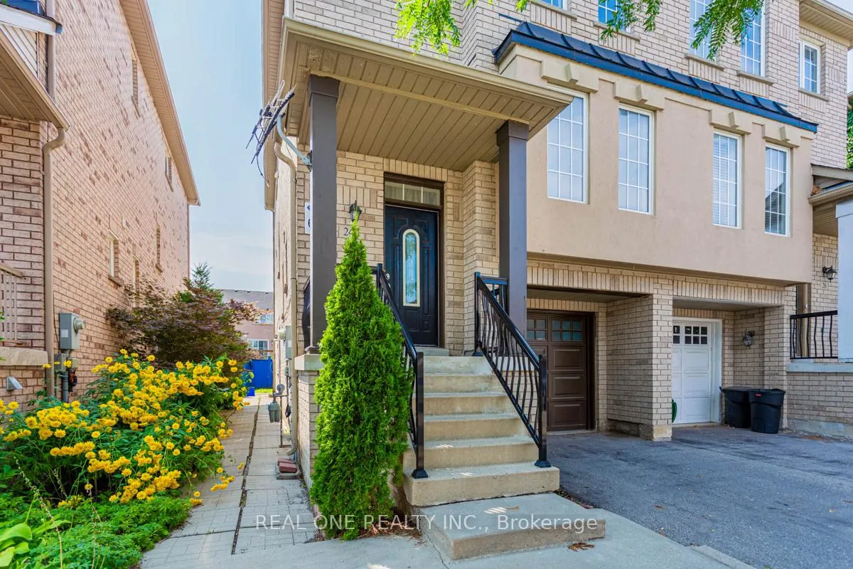 Photo 2 of Unit Upper, 24 Coast Avenue, Vaughan, Maple — HOMEH