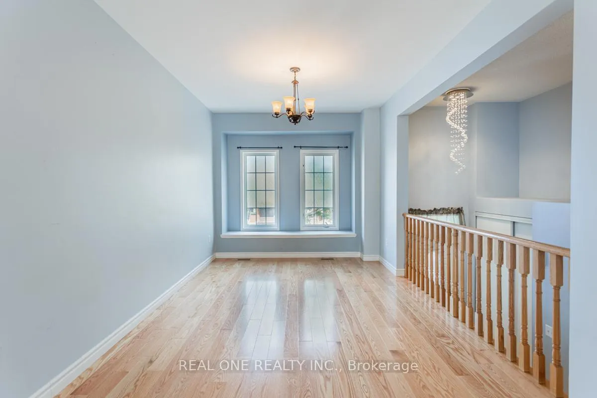 Photo 4 of Unit Upper, 24 Coast Avenue, Vaughan, Maple — HOMEH