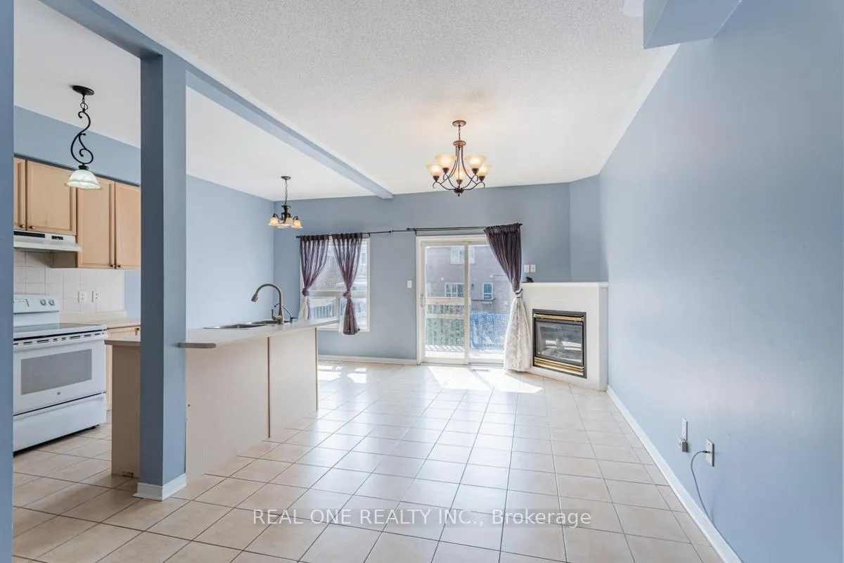 Photo 6 of Unit Upper, 24 Coast Avenue, Vaughan, Maple — HOMEH