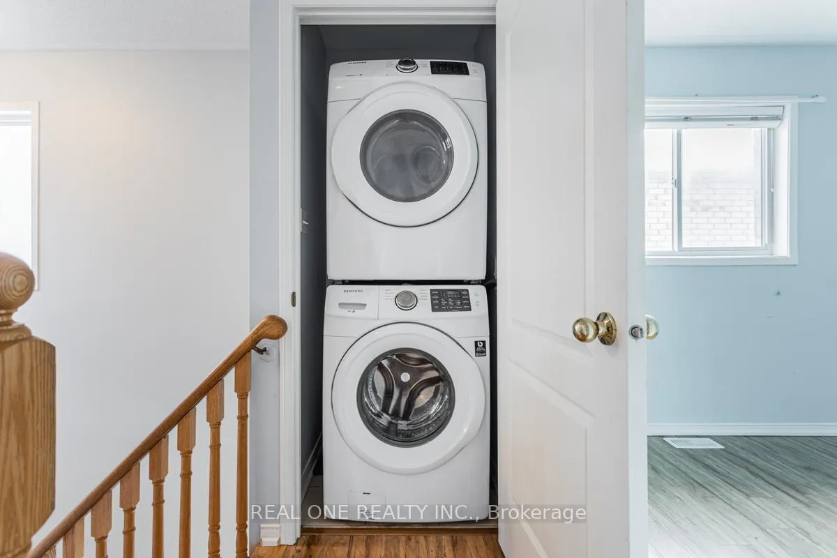 Photo 13 of Unit Upper, 24 Coast Avenue, Vaughan, Maple — HOMEH