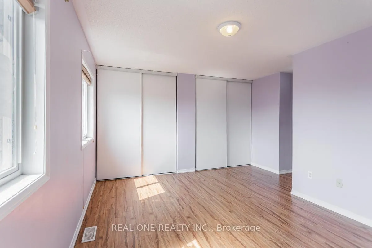 Photo 15 of Unit Upper, 24 Coast Avenue, Vaughan, Maple — HOMEH