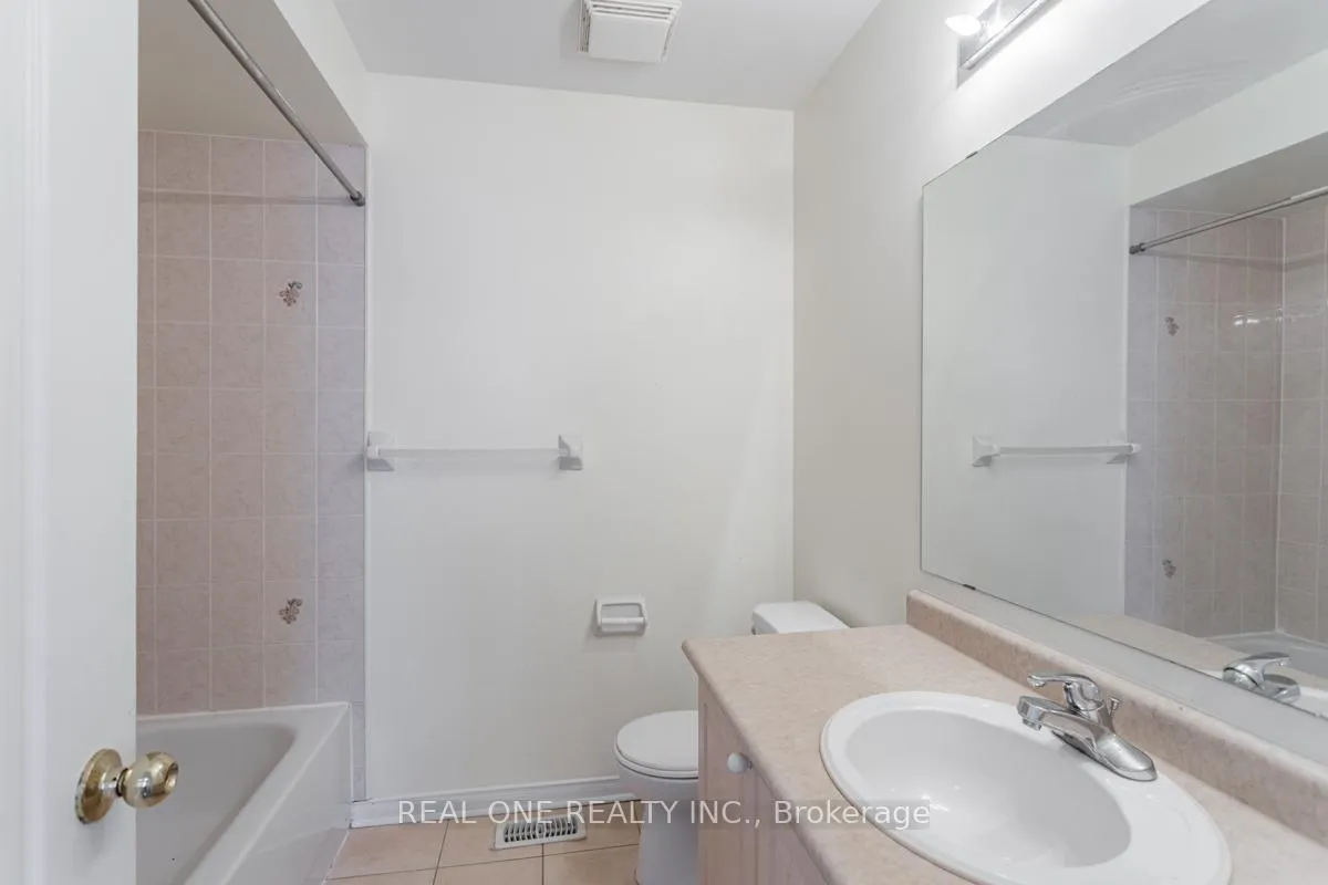 Photo 21 of Unit Upper, 24 Coast Avenue, Vaughan, Maple — HOMEH