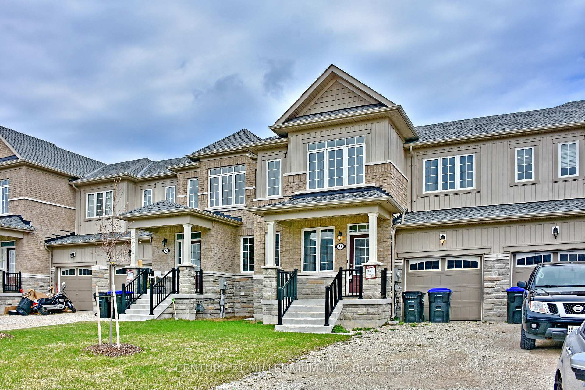 Photo 3 of 29 Stately Drive, Wasaga Beach — HOMEH