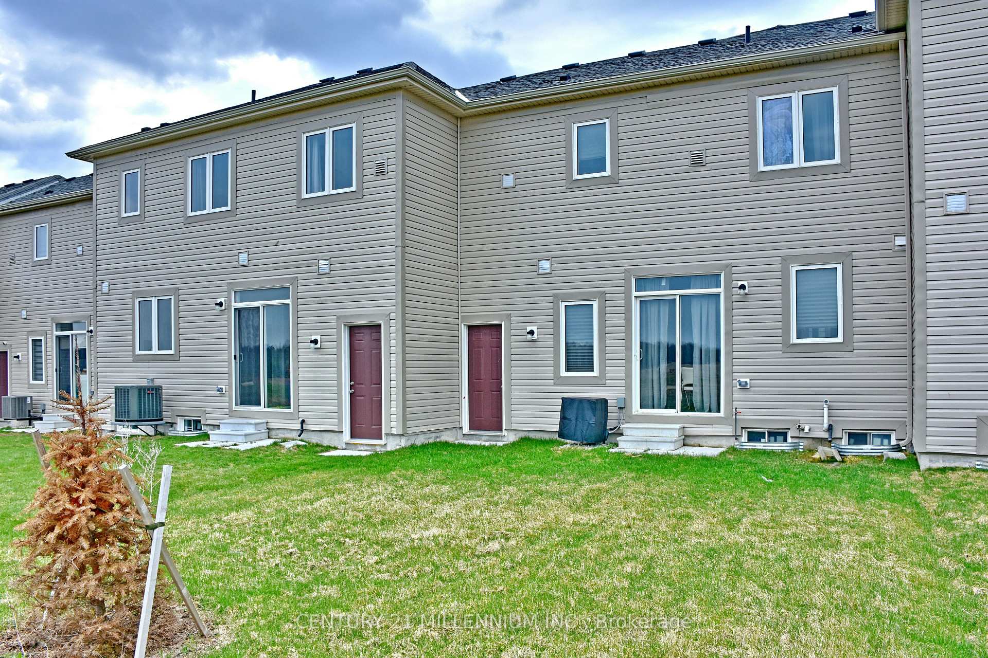 Photo 8 of 29 Stately Drive, Wasaga Beach — HOMEH