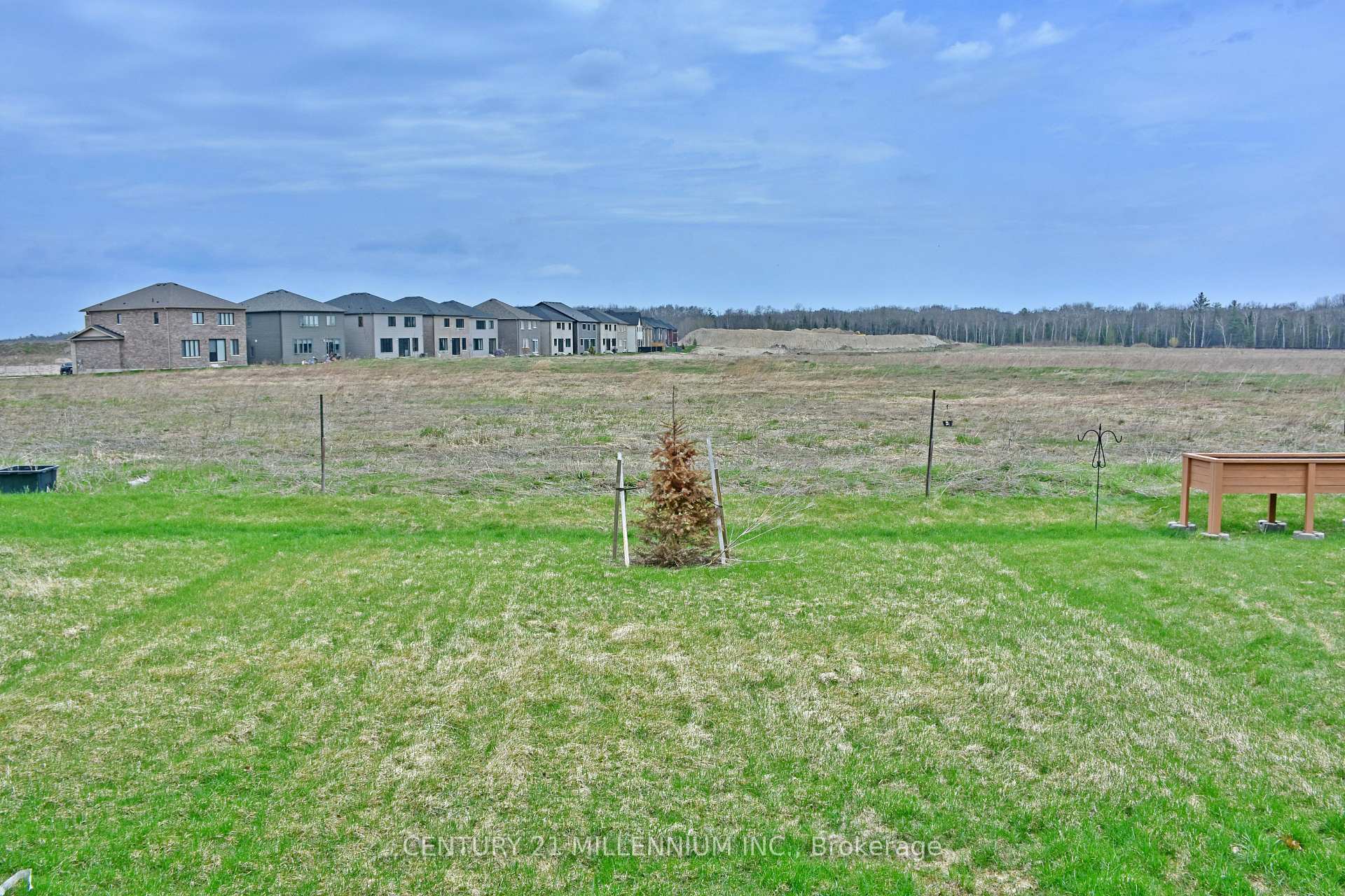Photo 9 of 29 Stately Drive, Wasaga Beach — HOMEH
