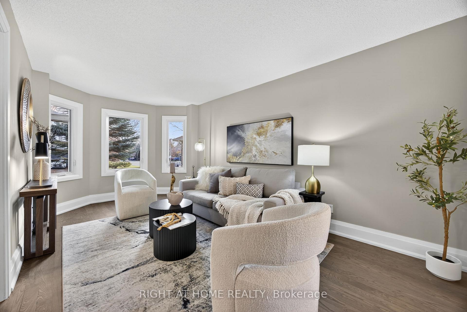 Photo 6 of 10 Closs Square, Aurora, Aurora Village — HOMEH