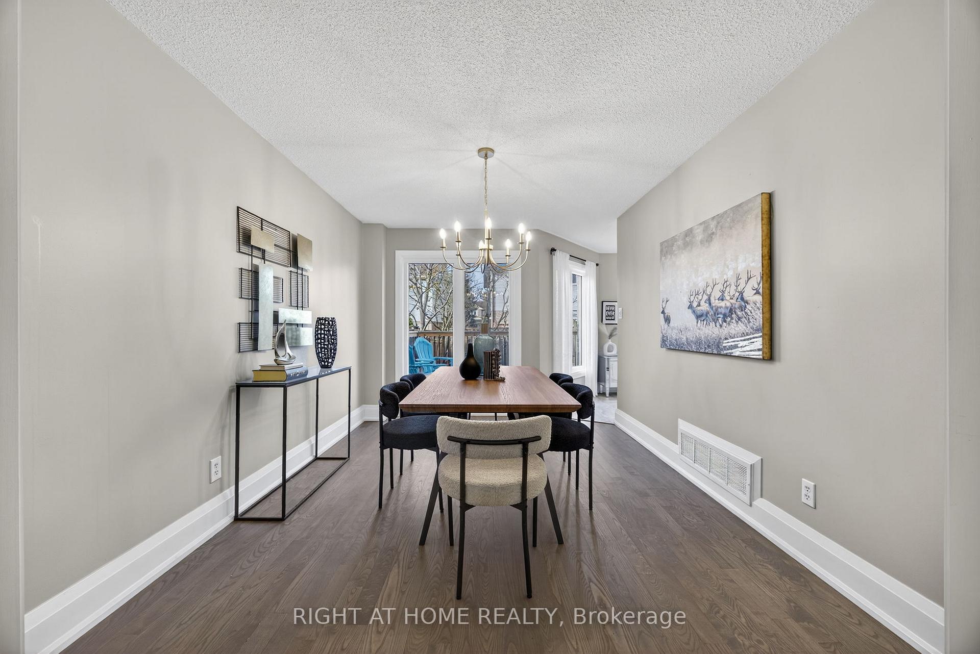 Photo 5 of 10 Closs Square, Aurora, Aurora Village — HOMEH