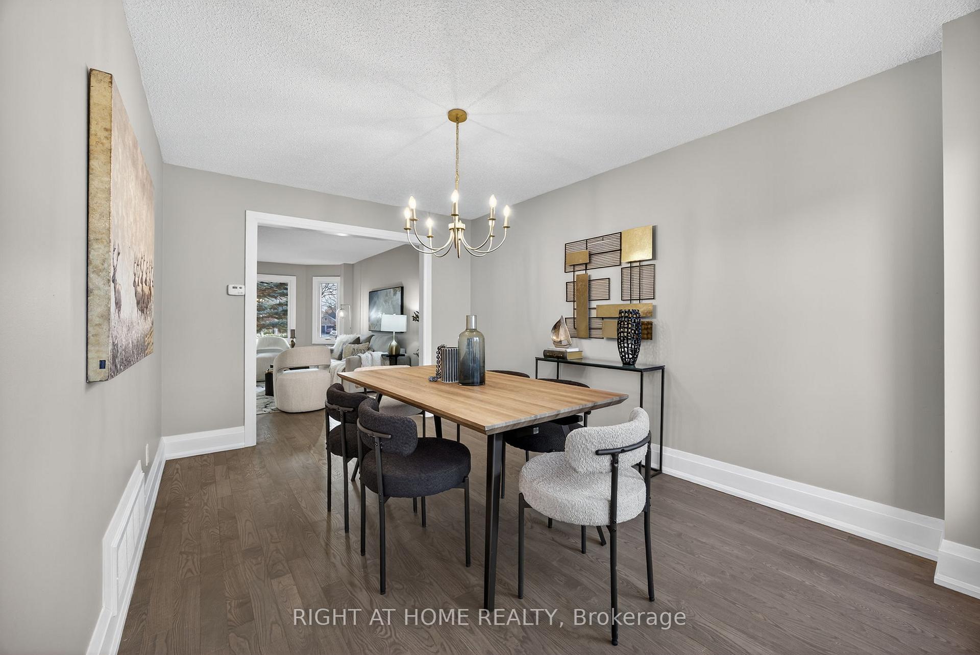 Photo 7 of 10 Closs Square, Aurora, Aurora Village — HOMEH
