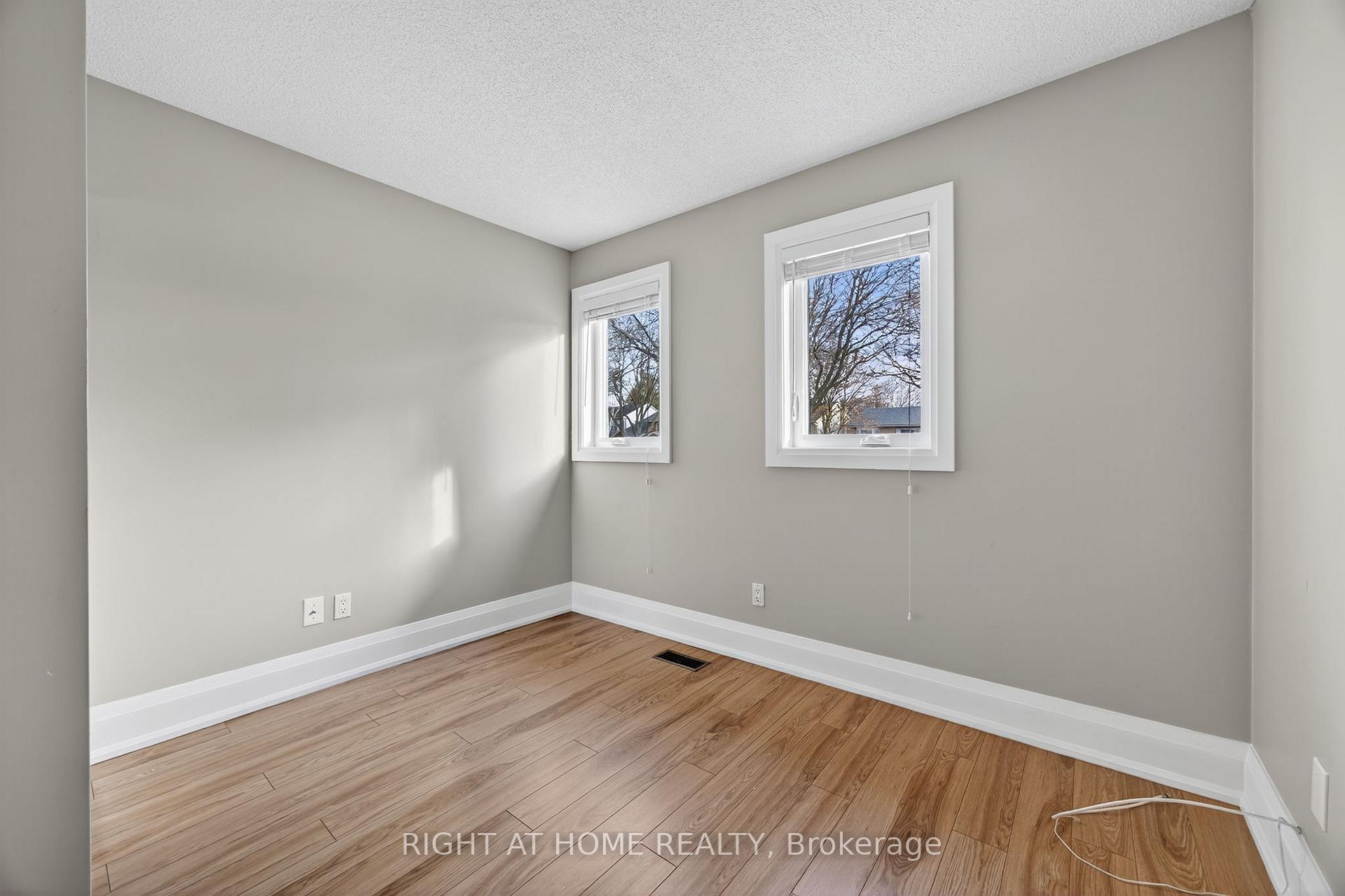 Photo 31 of 10 Closs Square, Aurora, Aurora Village — HOMEH