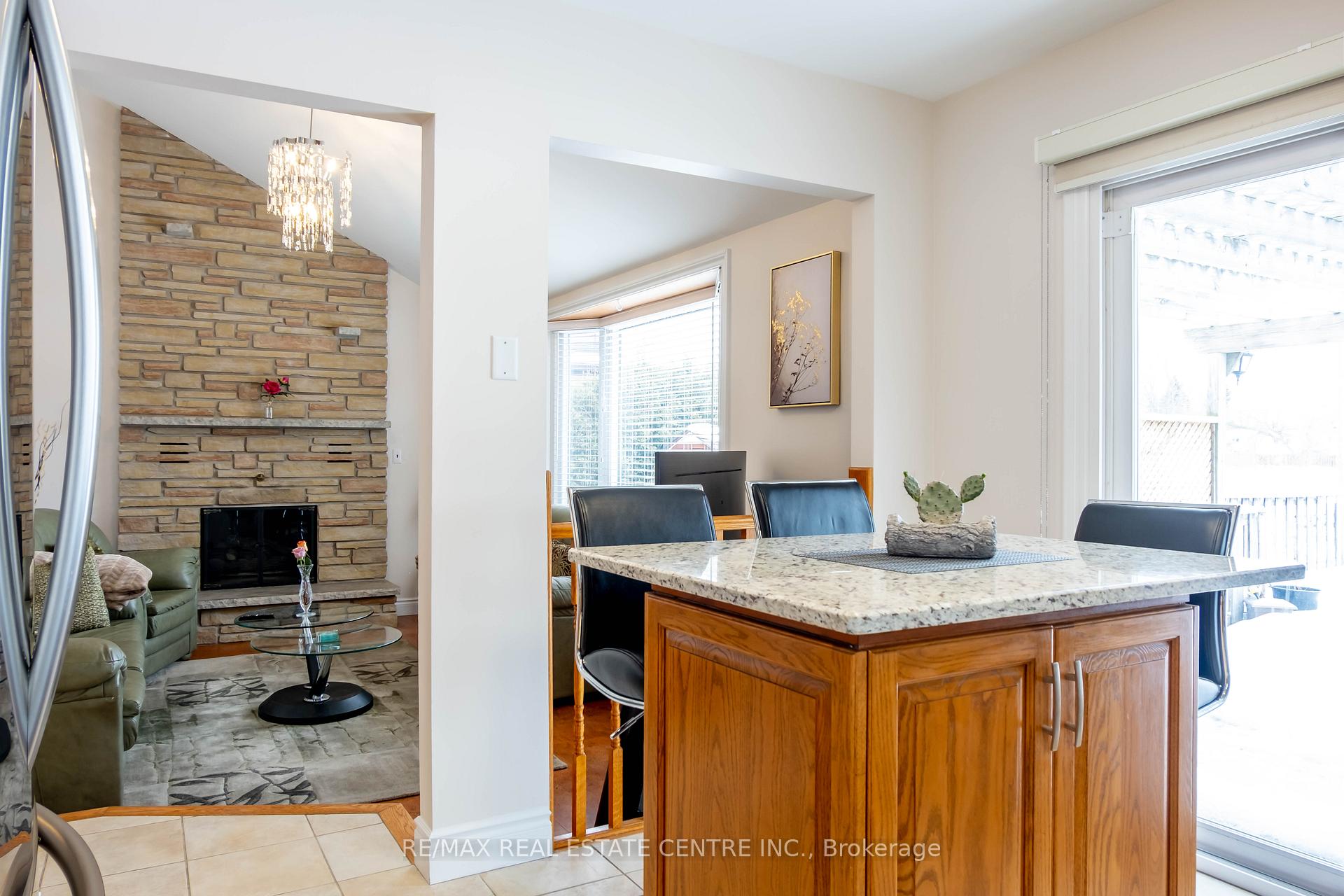 Photo 6 of 389 Wintergreen Drive, Waterloo — HOMEH