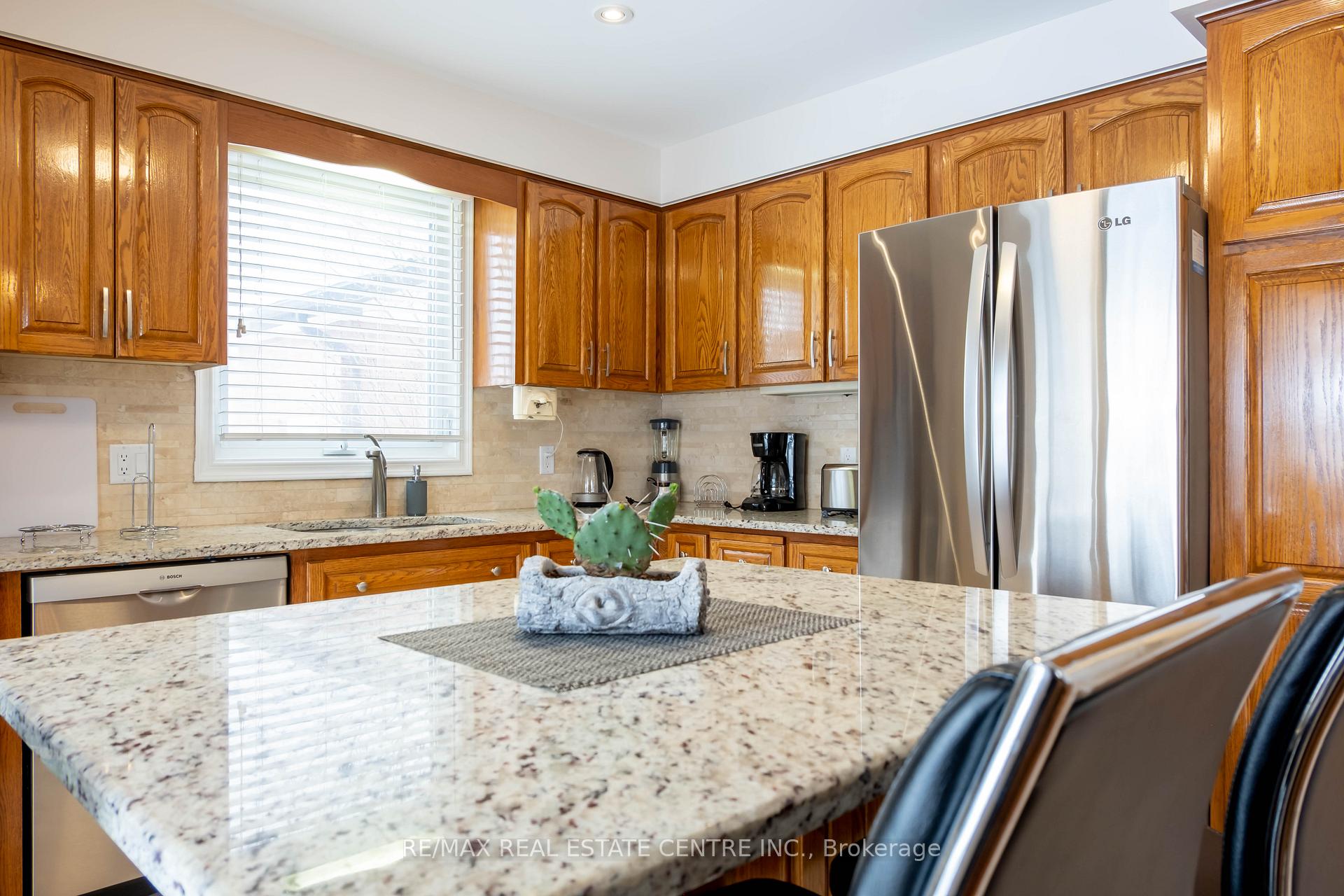 Photo 7 of 389 Wintergreen Drive, Waterloo — HOMEH