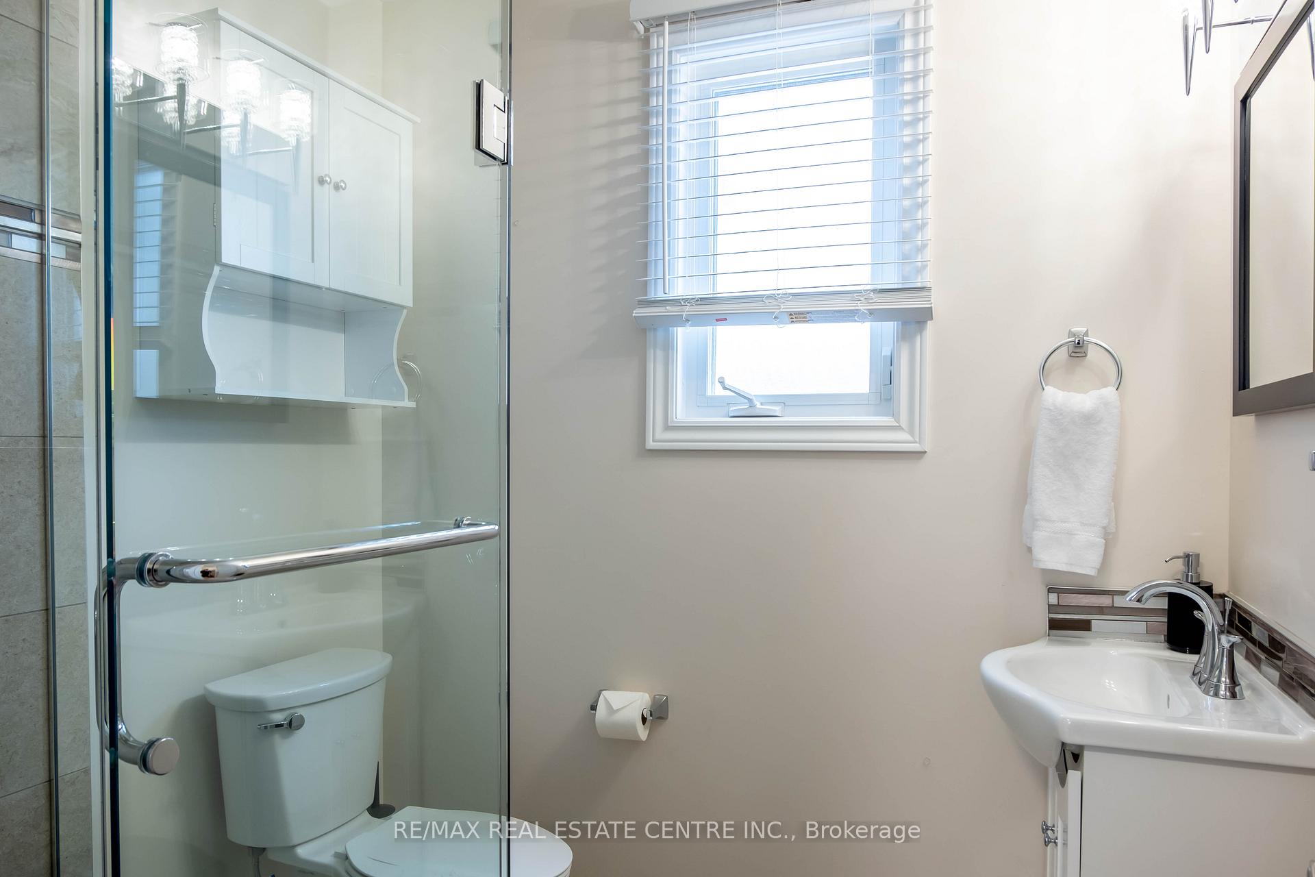 Photo 16 of 389 Wintergreen Drive, Waterloo — HOMEH