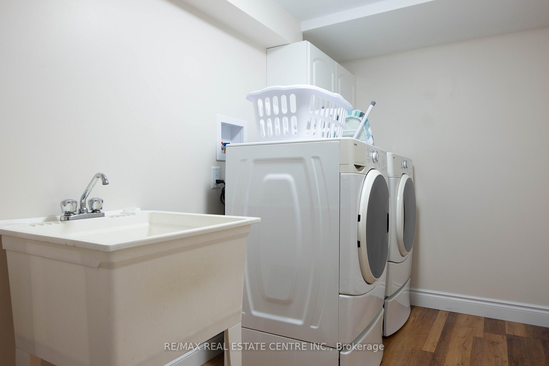 Photo 18 of 389 Wintergreen Drive, Waterloo — HOMEH