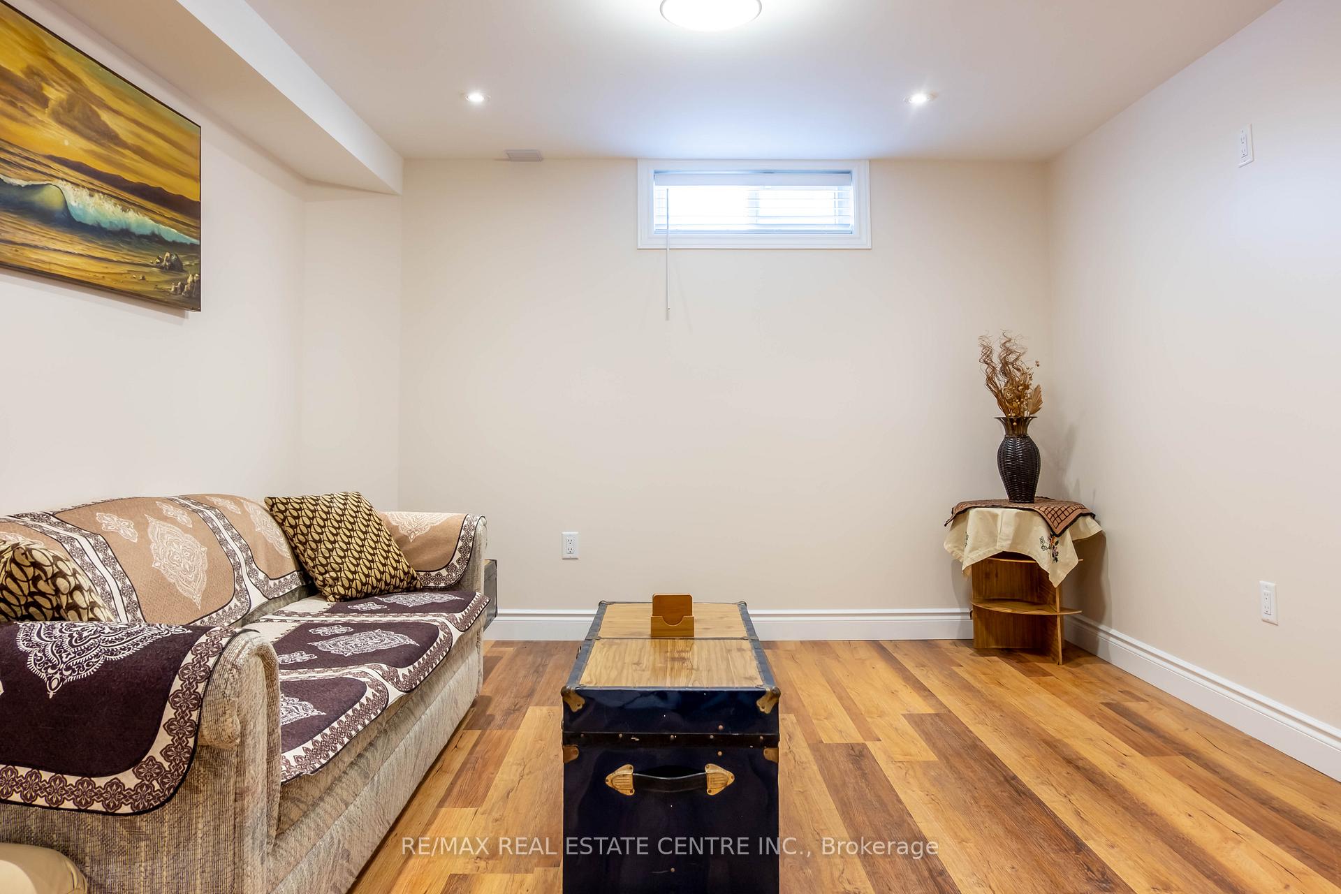 Photo 21 of 389 Wintergreen Drive, Waterloo — HOMEH