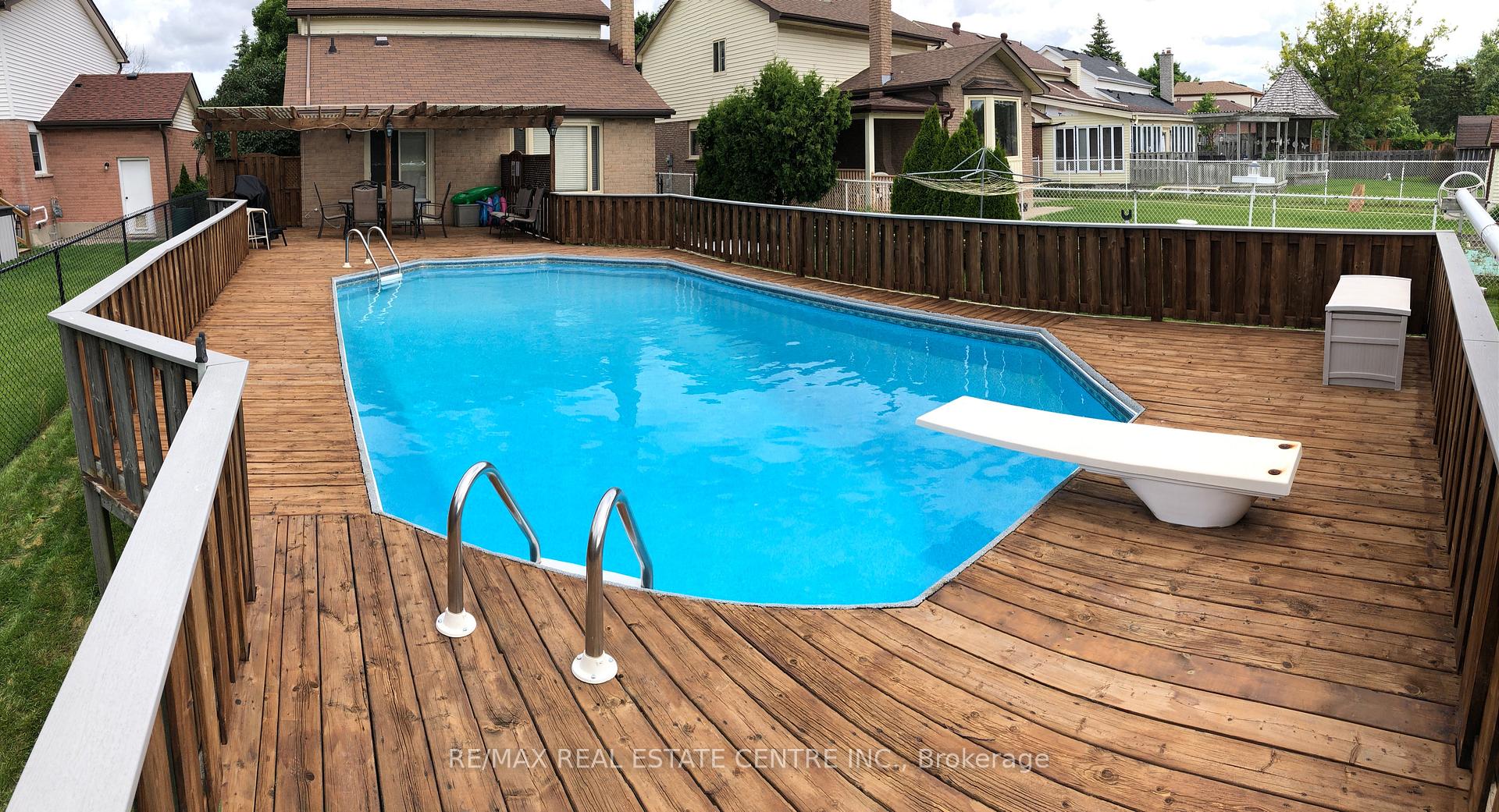 Photo 25 of 389 Wintergreen Drive, Waterloo — HOMEH