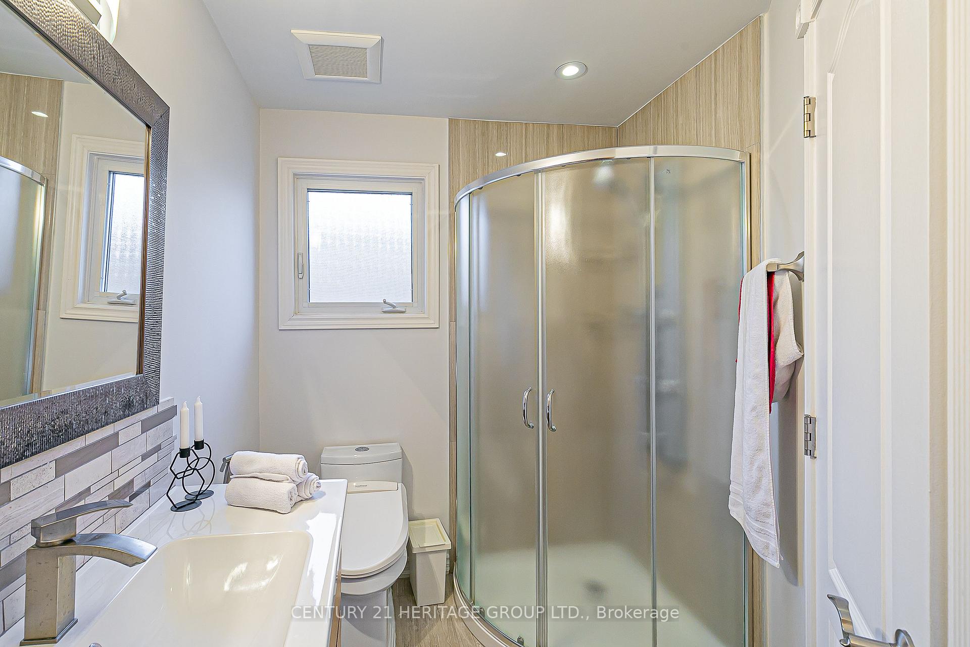 Photo 14 of 32 Mountfield Crescent, Vaughan, Brownridge — HOMEH