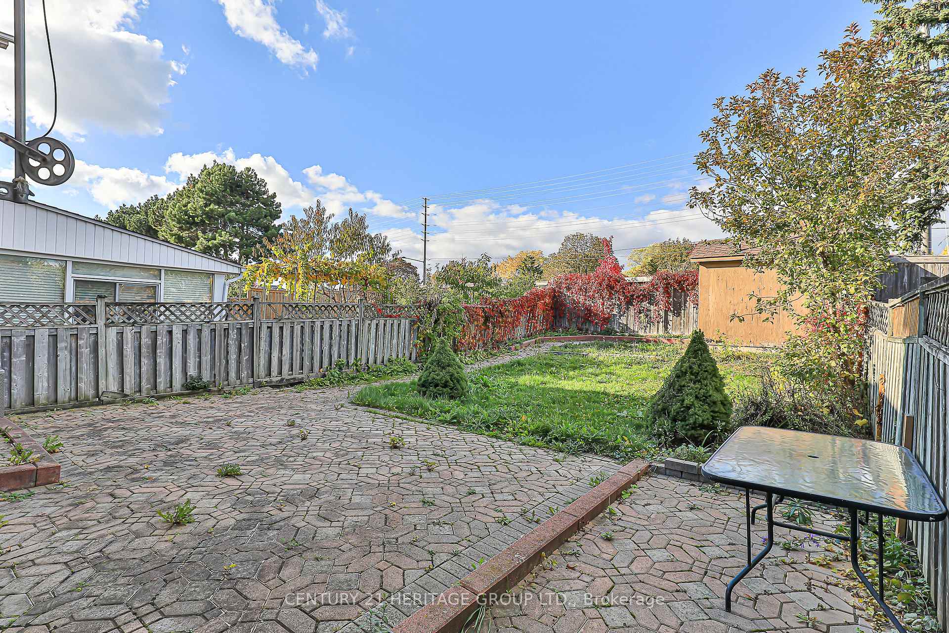 Photo 23 of 32 Mountfield Crescent, Vaughan, Brownridge — HOMEH