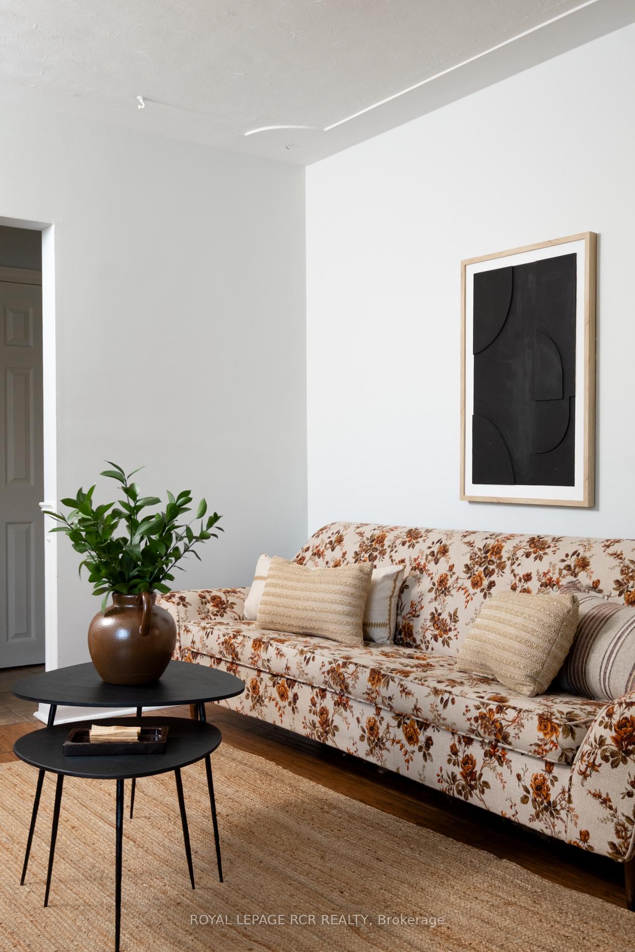 Photo 3 of 85 Ellis Crescent S, Waterloo, Uptown Waterloo — HOMEH