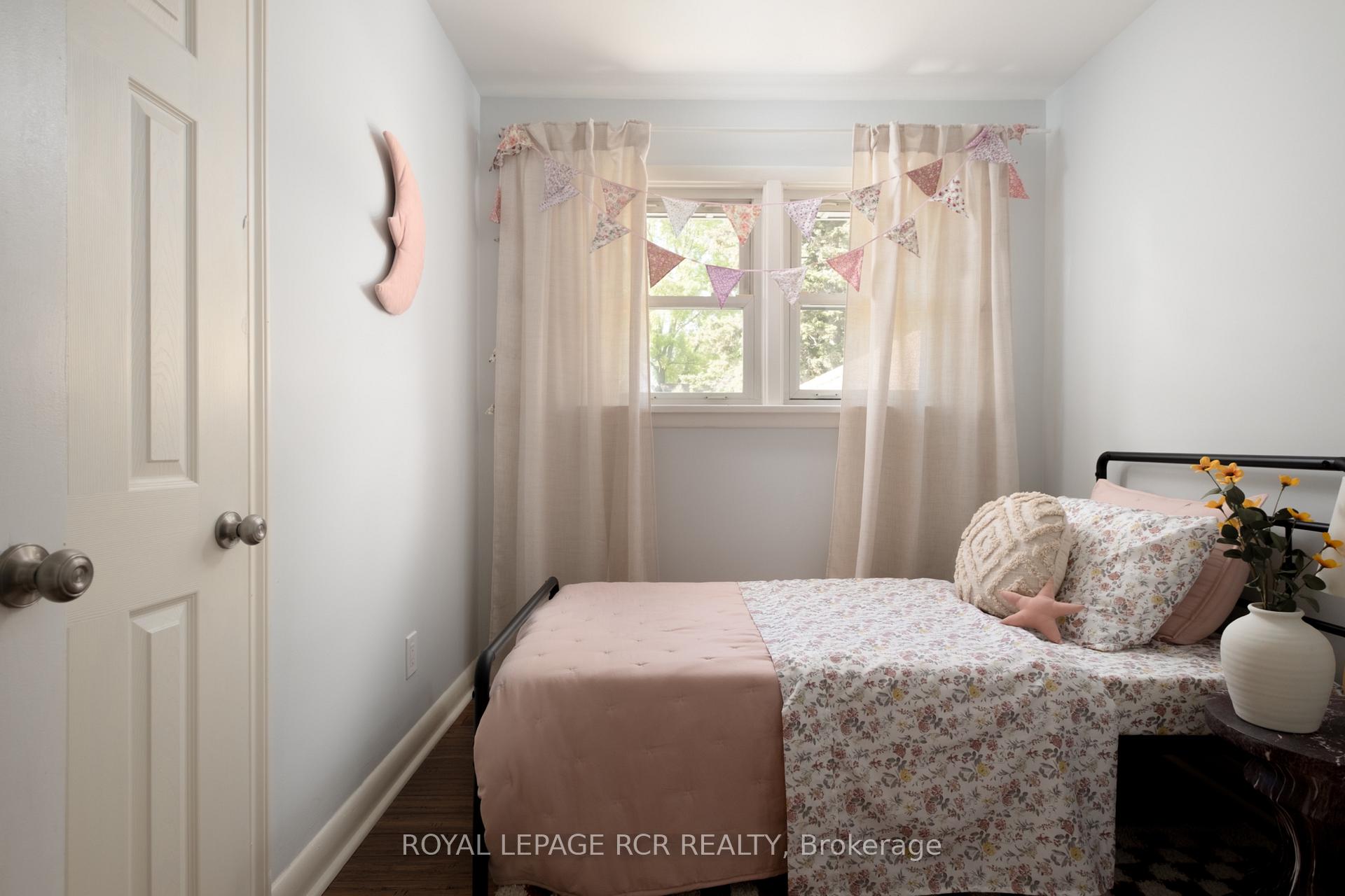 Photo 16 of 85 Ellis Crescent S, Waterloo, Uptown Waterloo — HOMEH