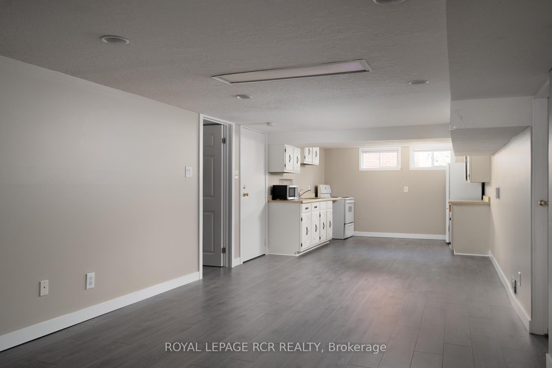Photo 29 of 85 Ellis Crescent S, Waterloo, Uptown Waterloo — HOMEH
