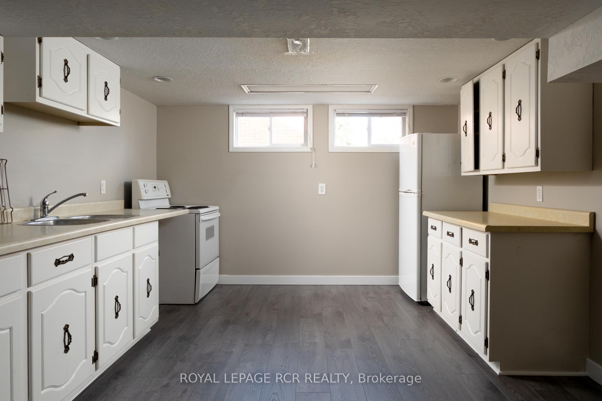 Photo 30 of 85 Ellis Crescent S, Waterloo, Uptown Waterloo — HOMEH