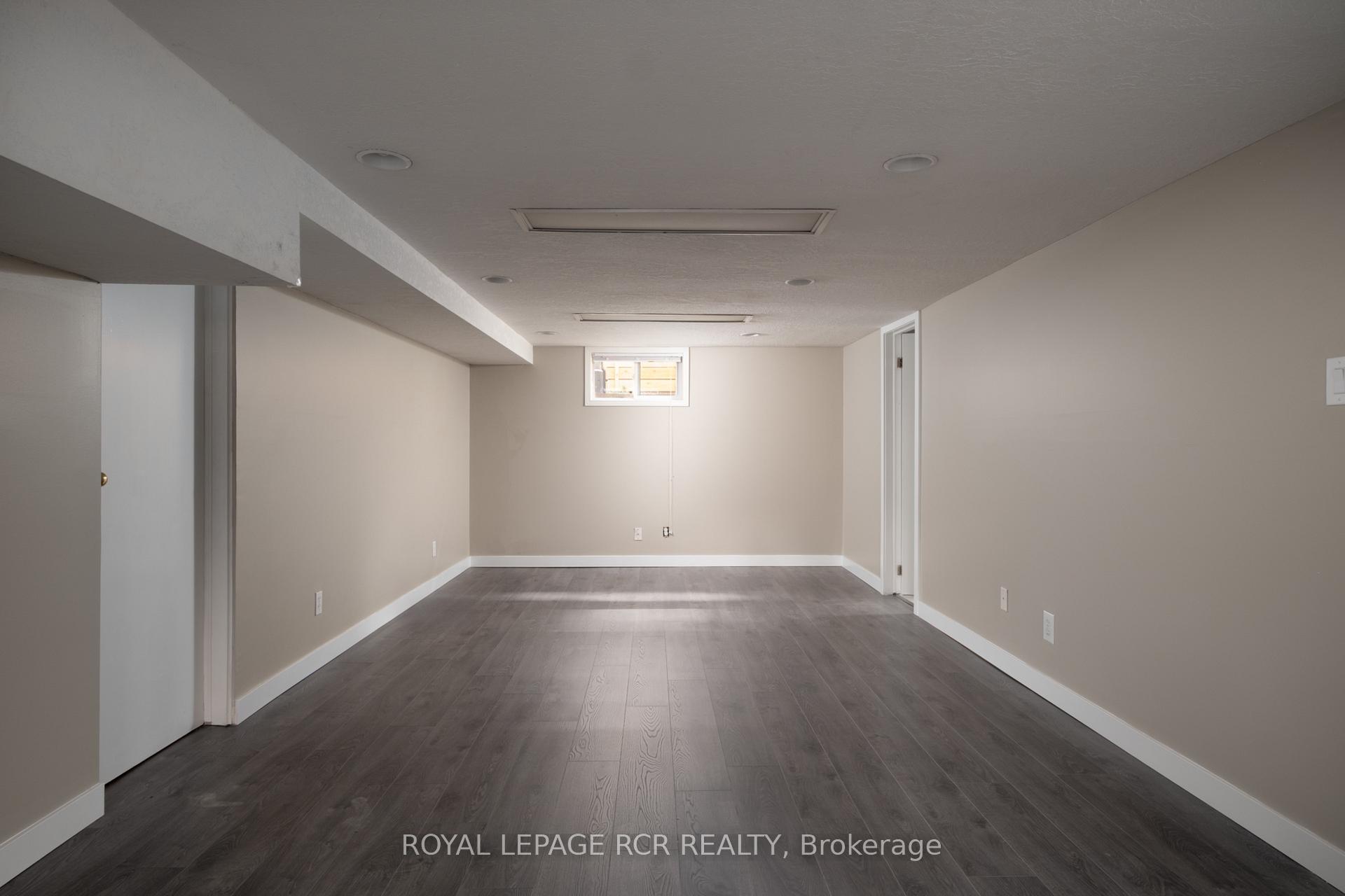Photo 31 of 85 Ellis Crescent S, Waterloo, Uptown Waterloo — HOMEH
