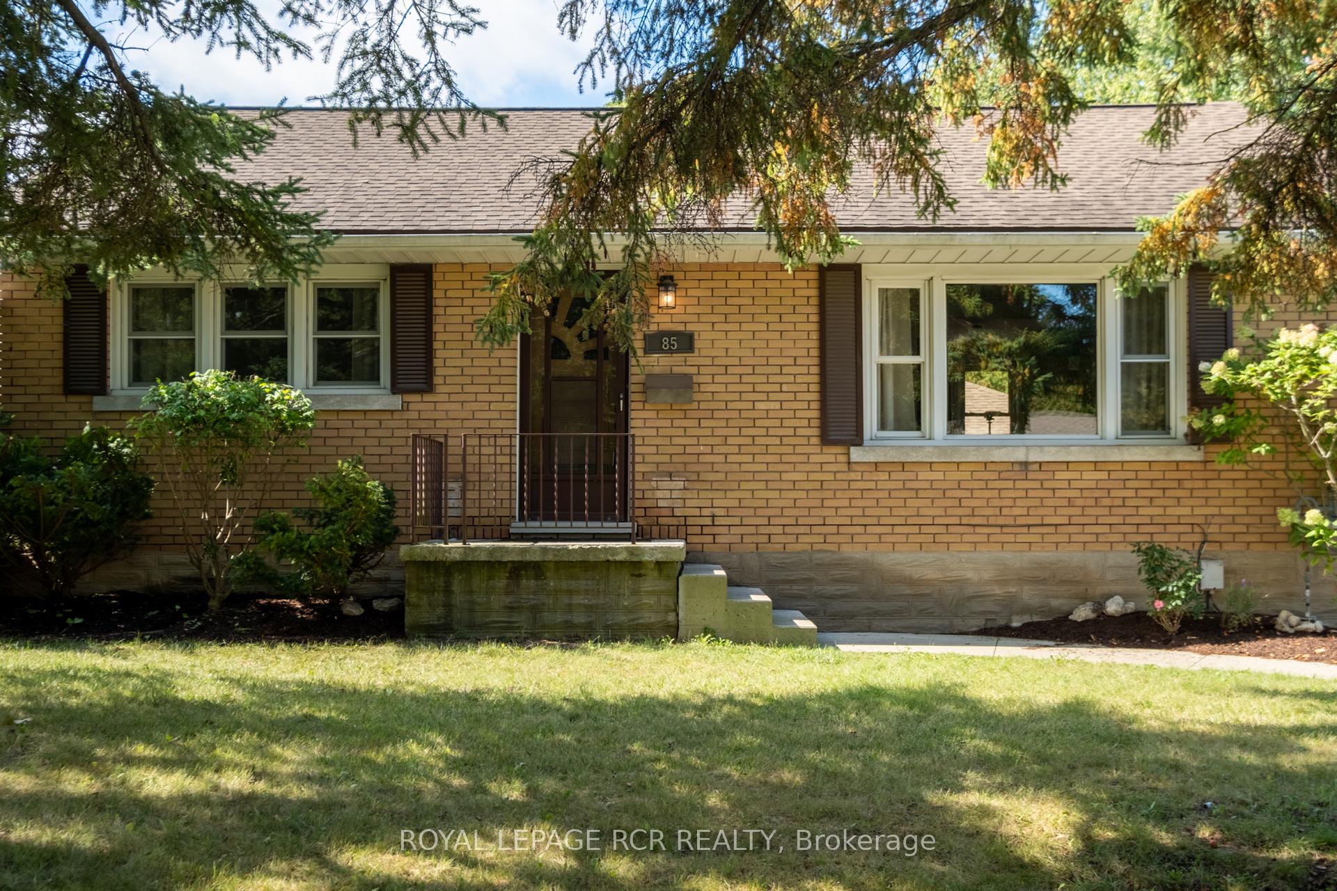Photo 36 of 85 Ellis Crescent S, Waterloo, Uptown Waterloo — HOMEH