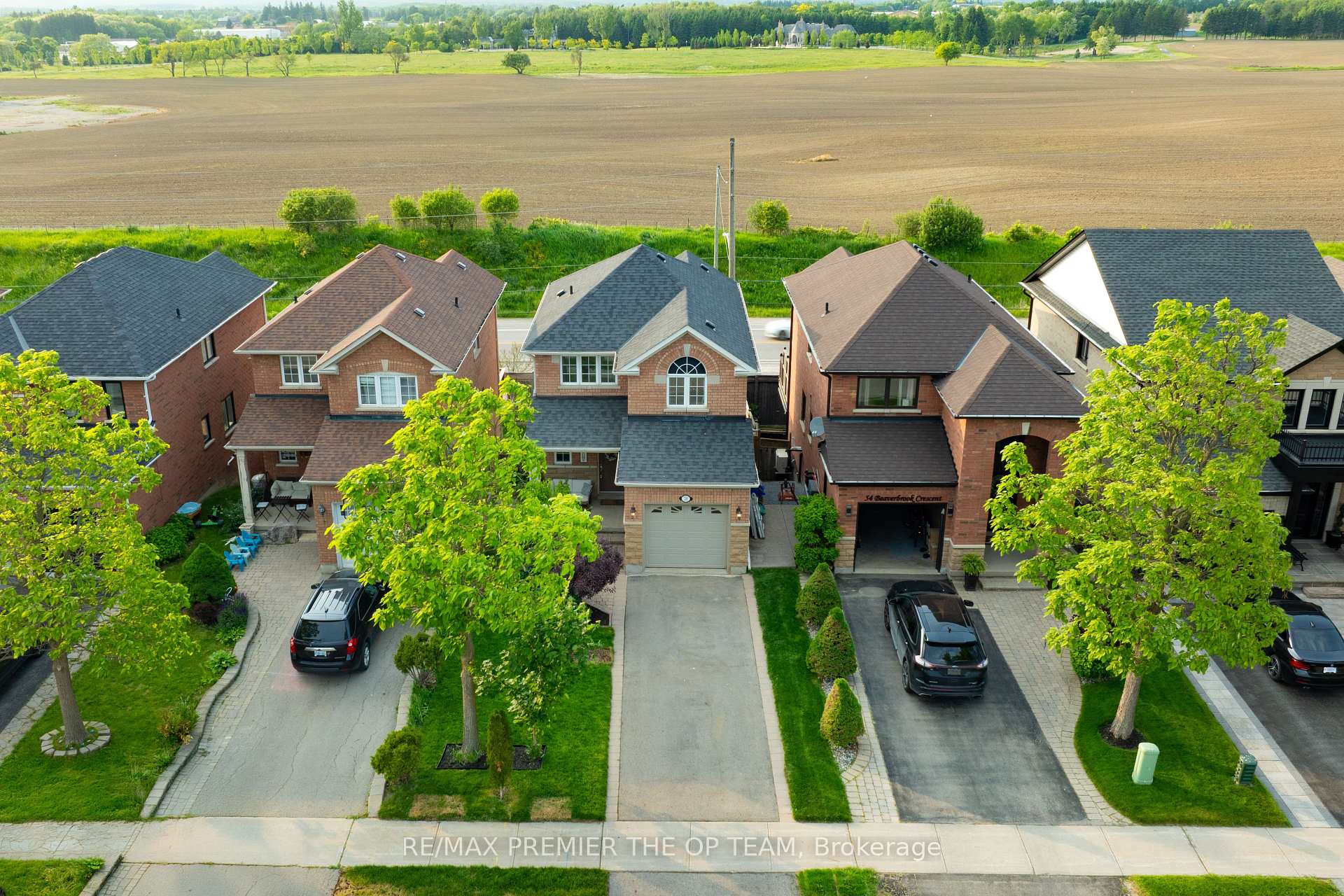 Front of 50 Beaverbrook Crescent