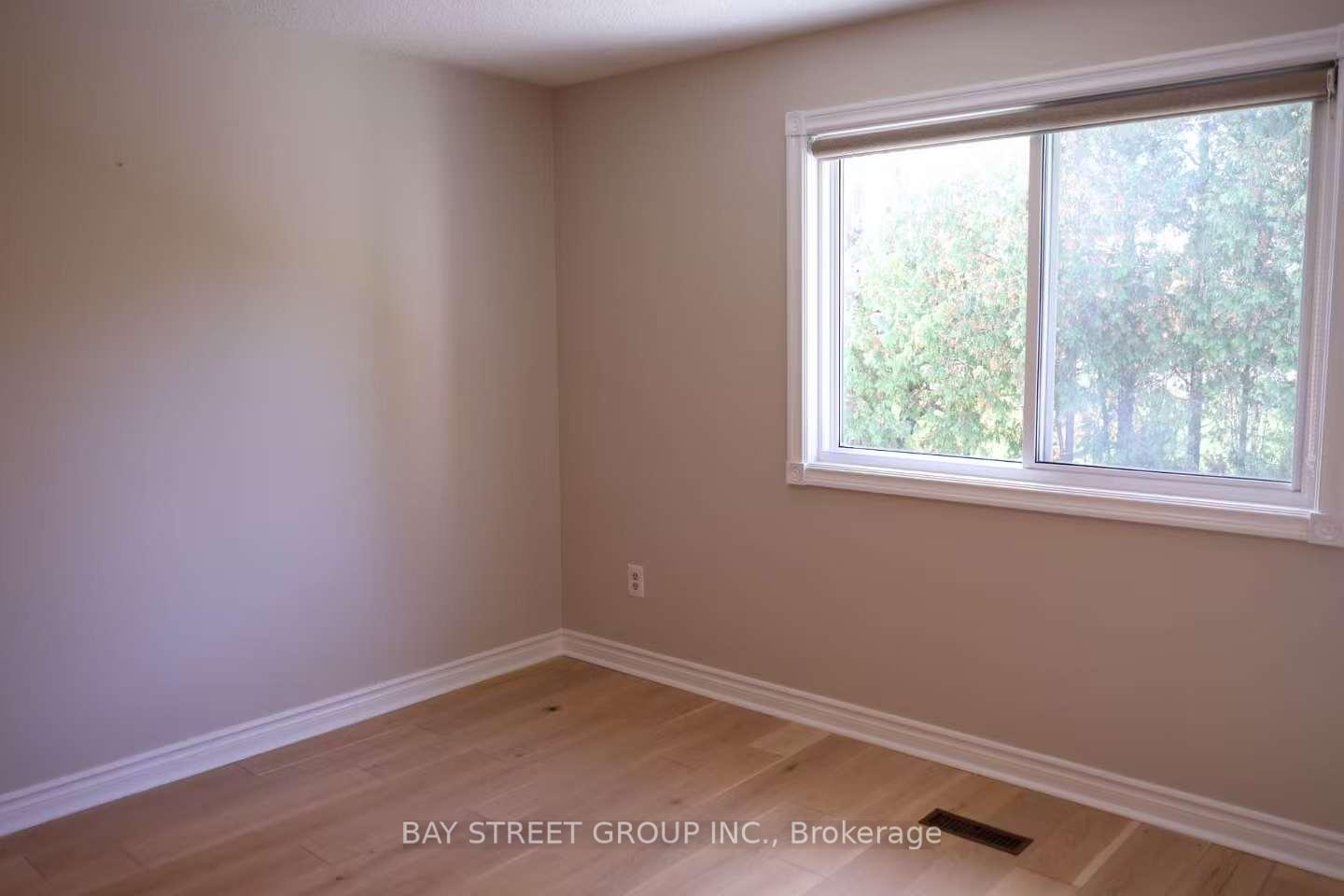 Photo 7 of 46 Gilmore Crescent, Vaughan, Brownridge — HOMEH