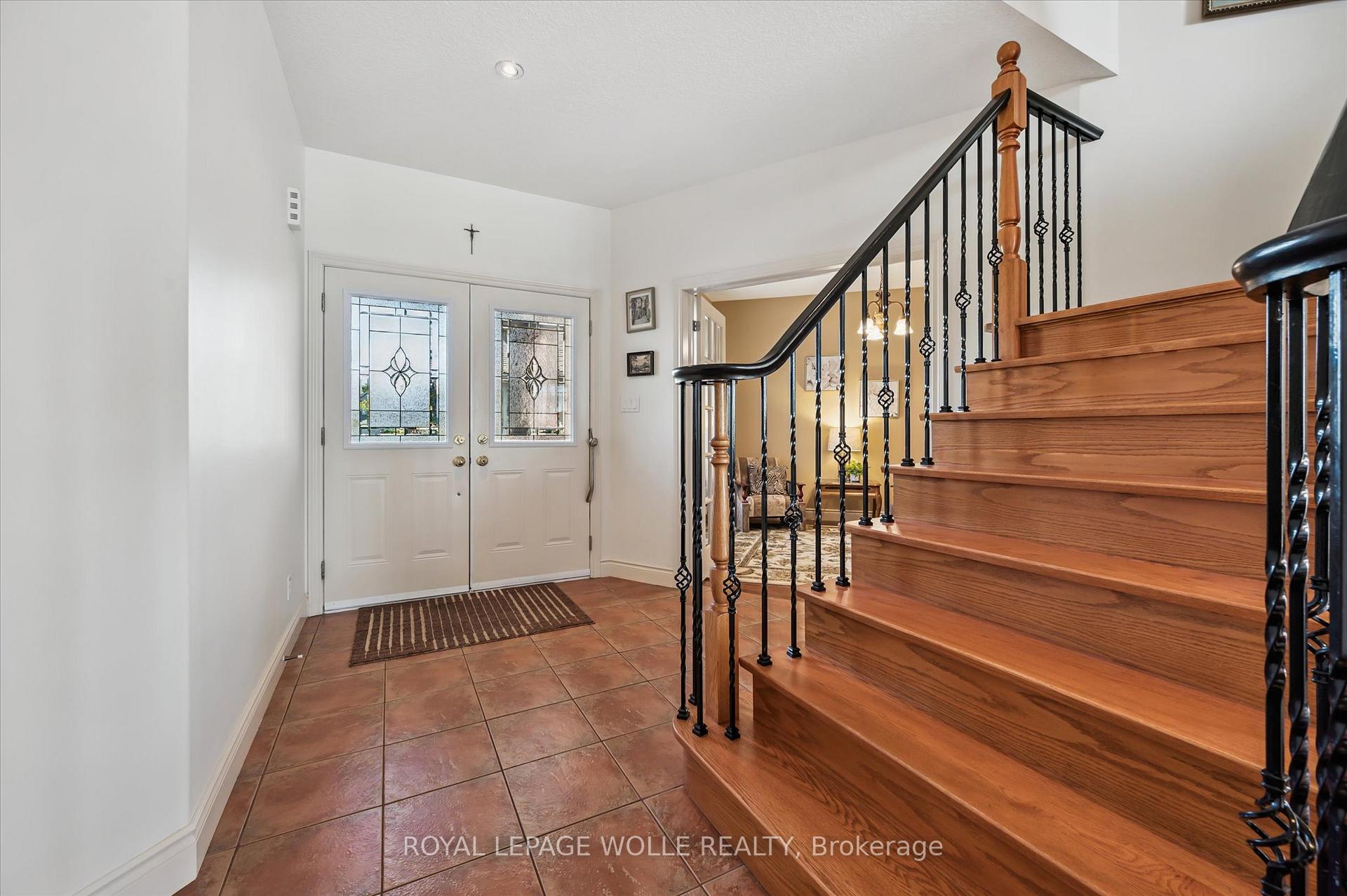 Photo 5 of 702 Springwater Place, Waterloo — HOMEH