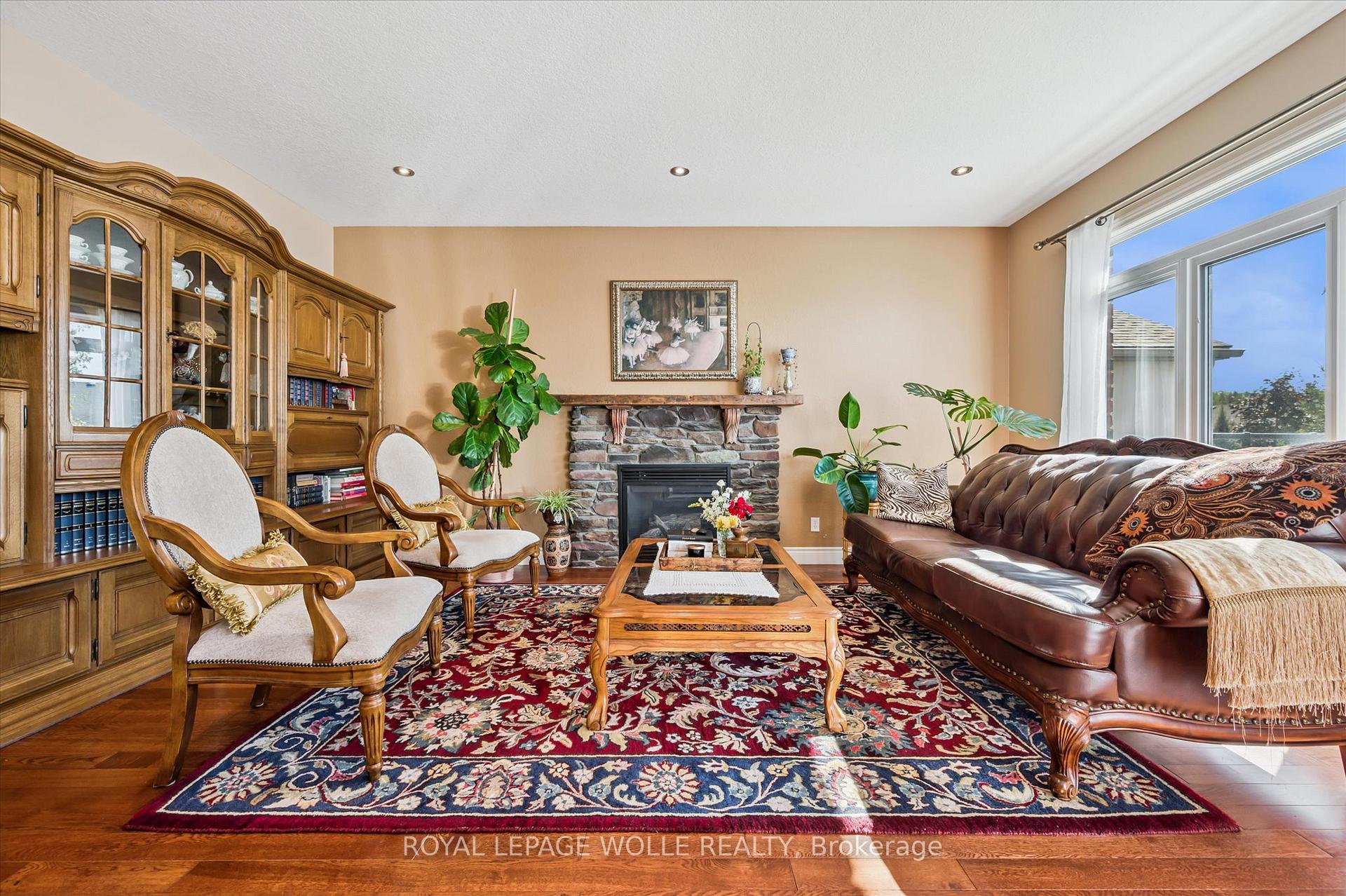 Photo 8 of 702 Springwater Place, Waterloo — HOMEH