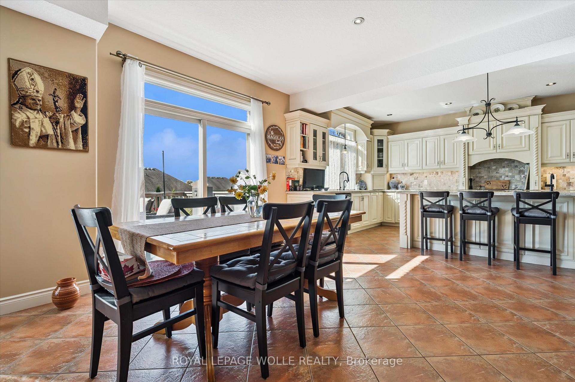 Photo 10 of 702 Springwater Place, Waterloo — HOMEH