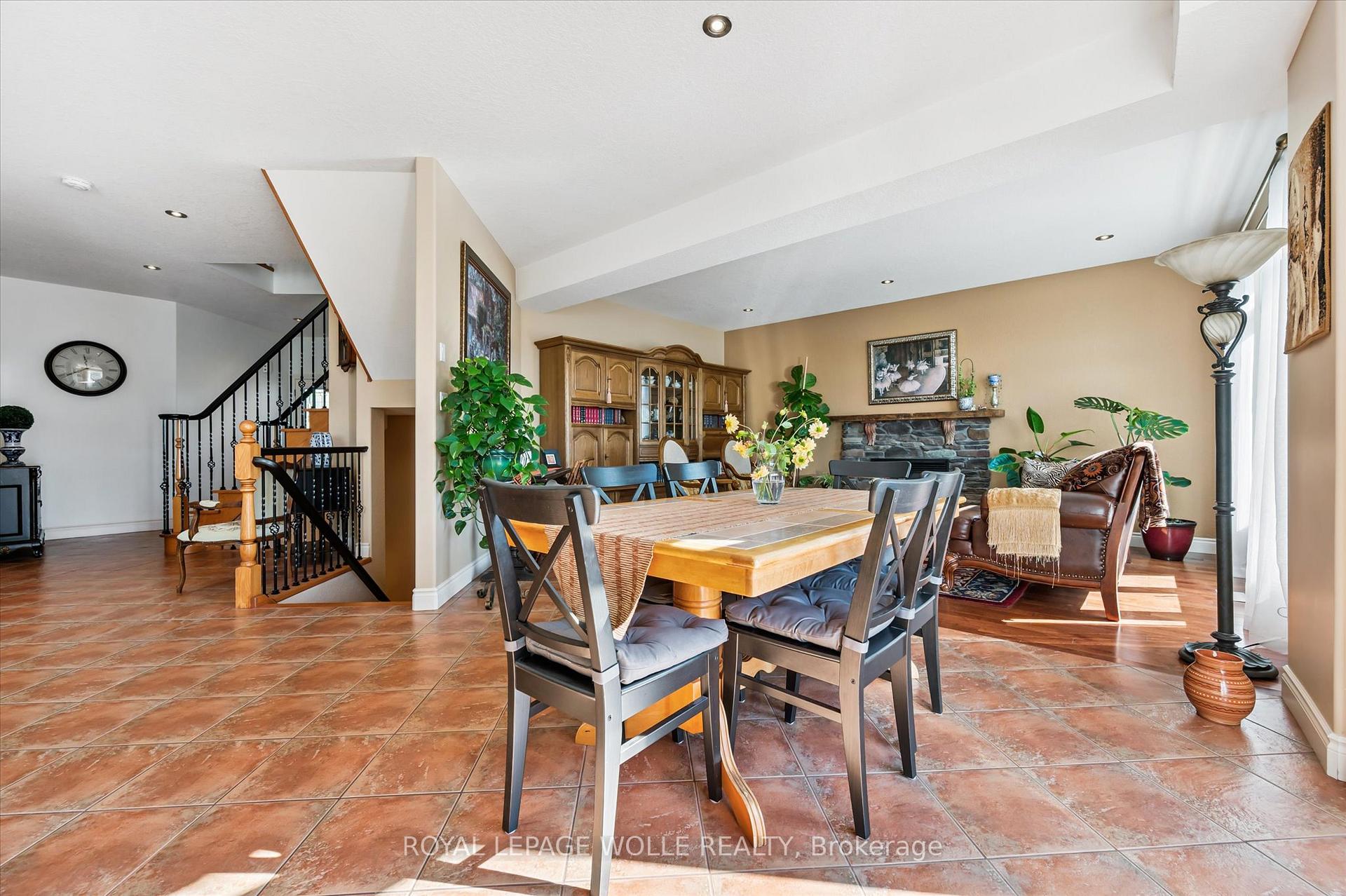 Photo 11 of 702 Springwater Place, Waterloo — HOMEH
