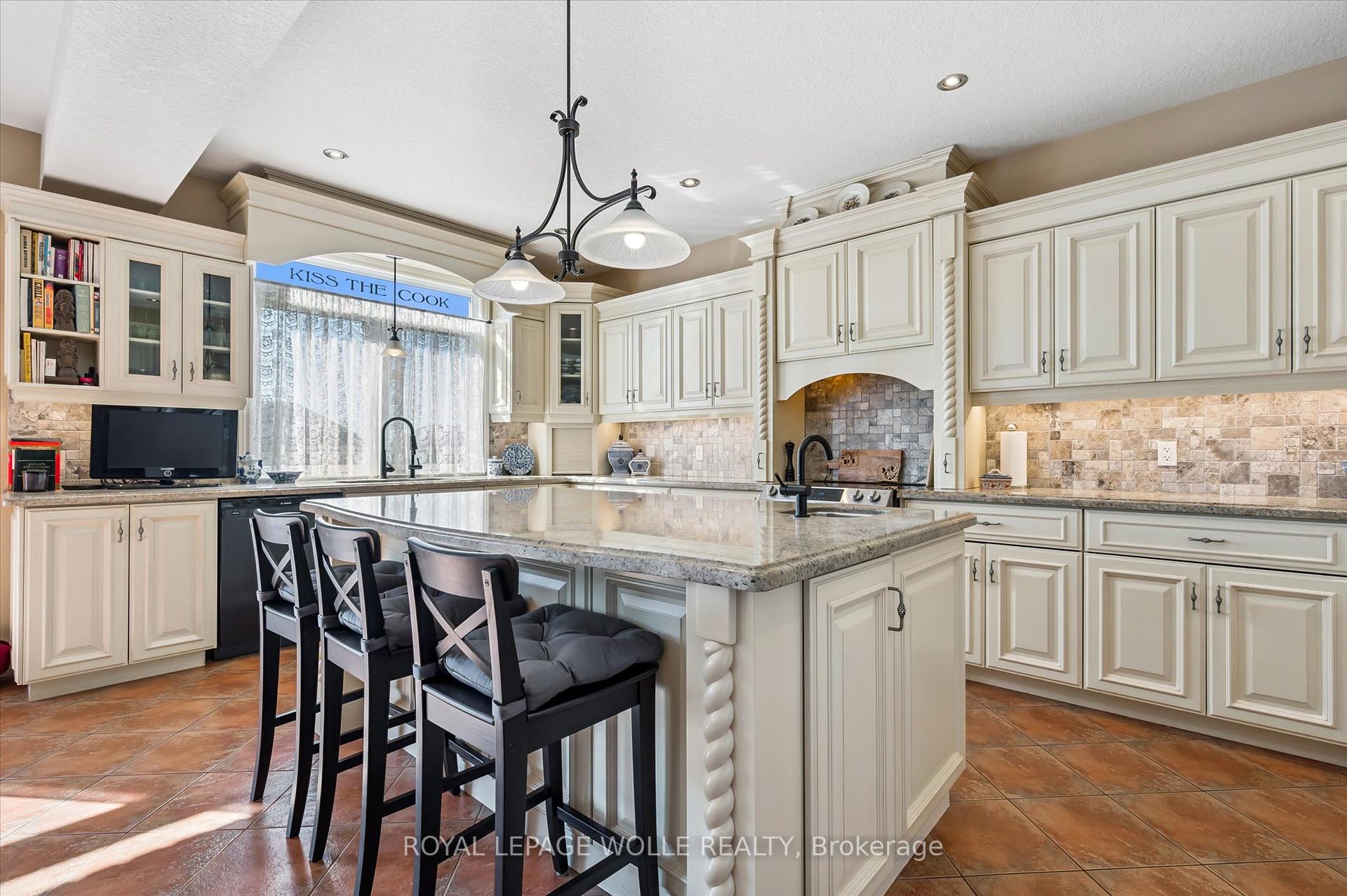 Photo 13 of 702 Springwater Place, Waterloo — HOMEH