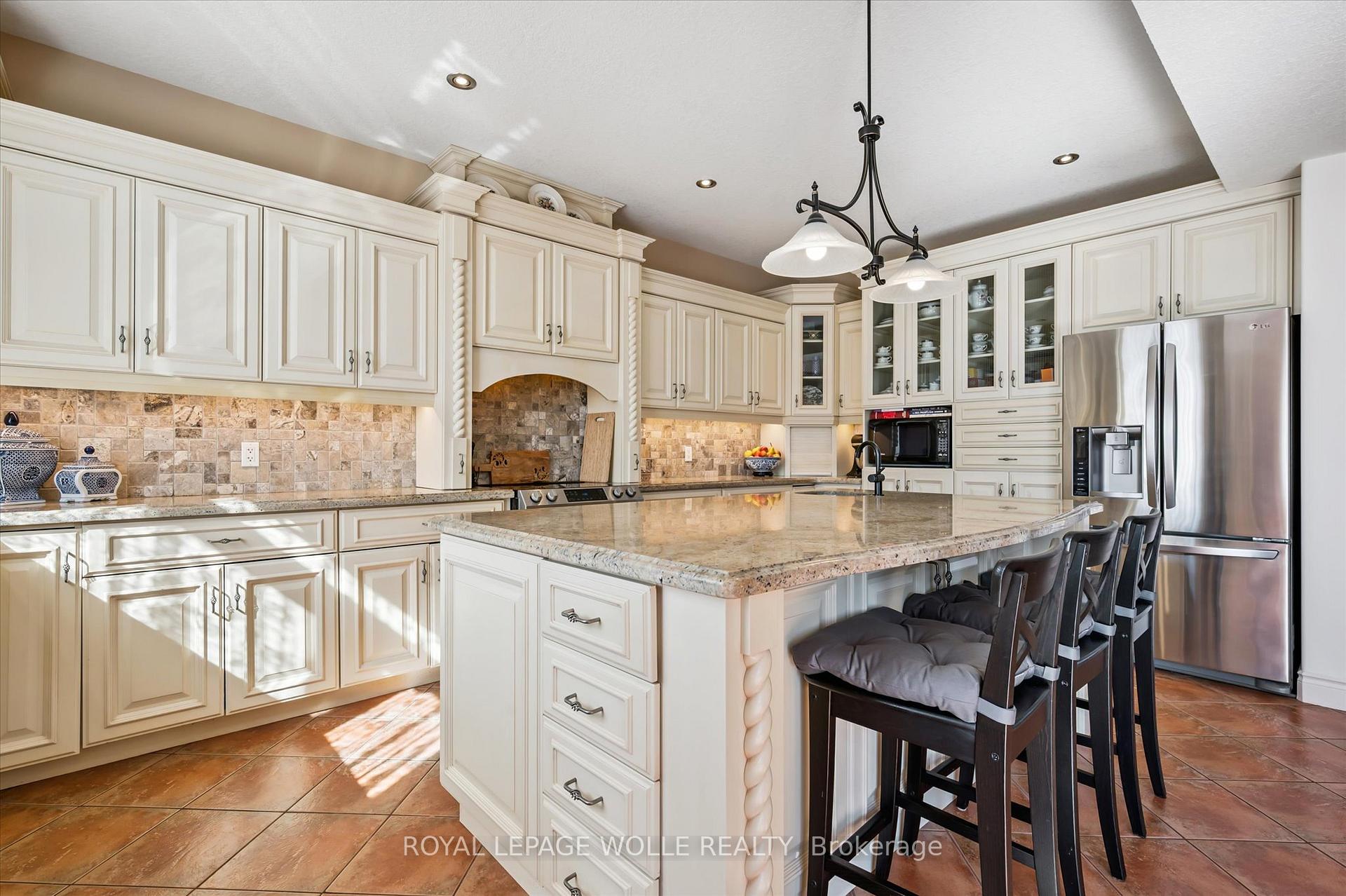 Photo 14 of 702 Springwater Place, Waterloo — HOMEH
