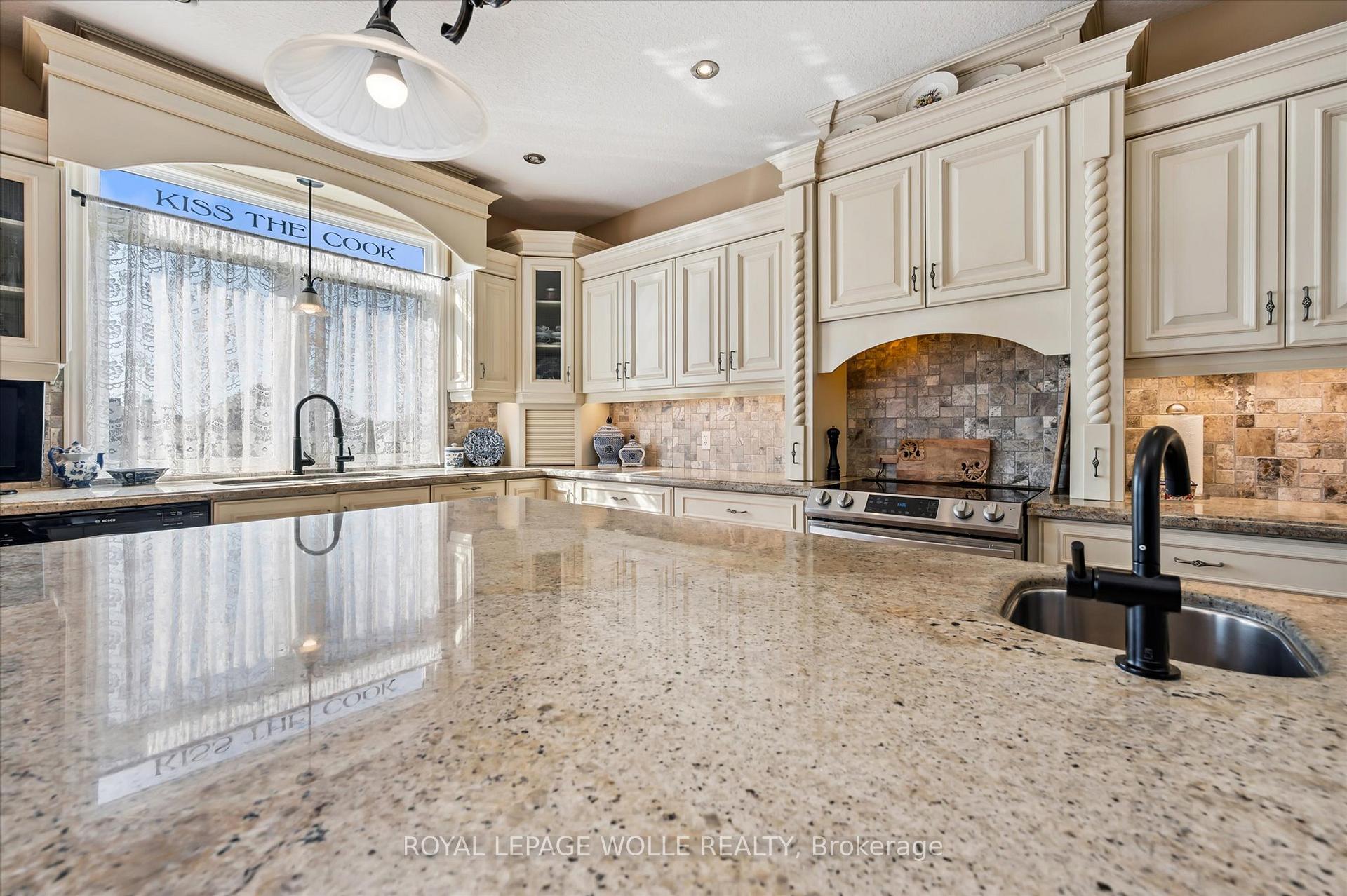 Photo 15 of 702 Springwater Place, Waterloo — HOMEH