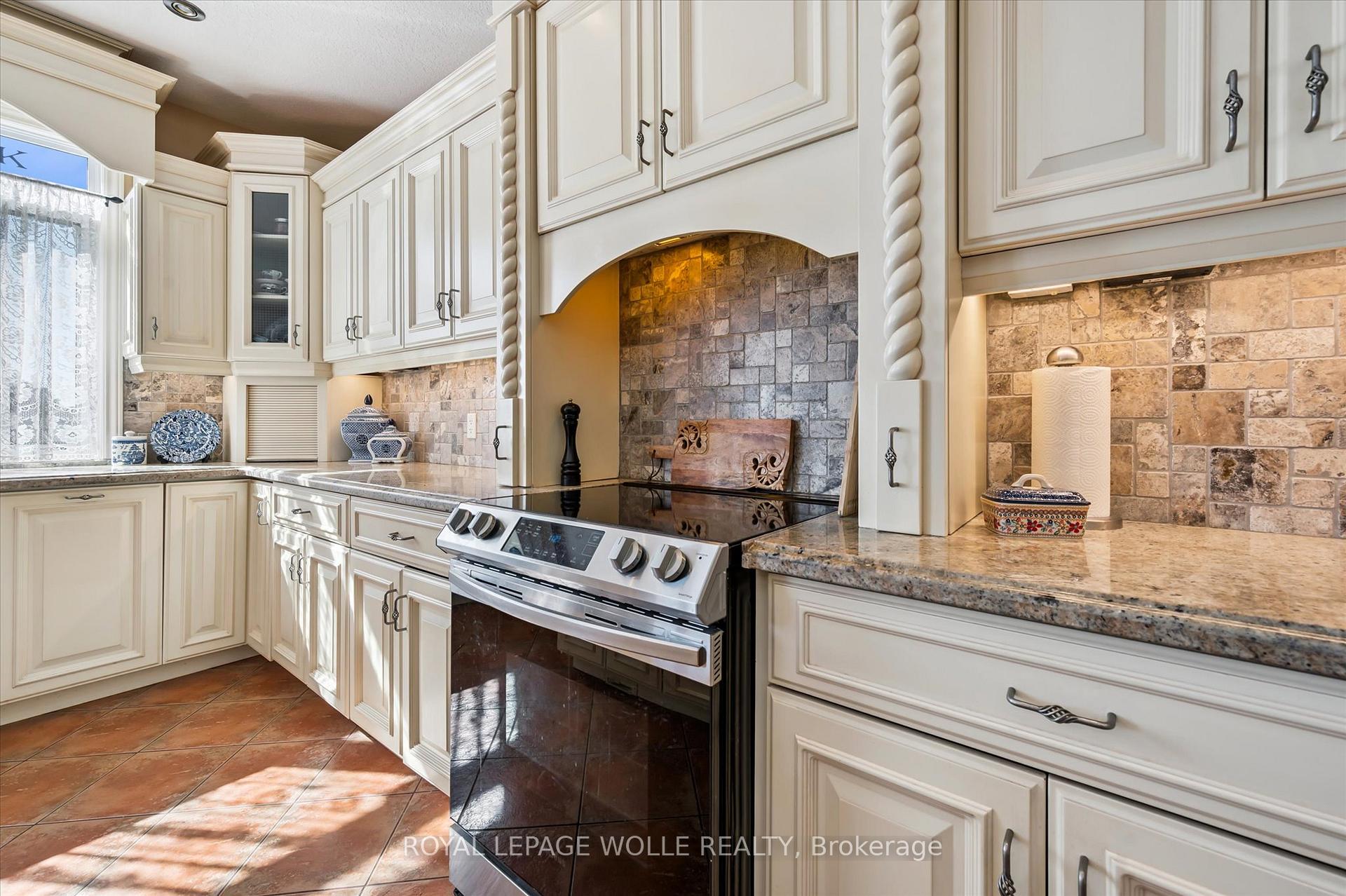 Photo 16 of 702 Springwater Place, Waterloo — HOMEH