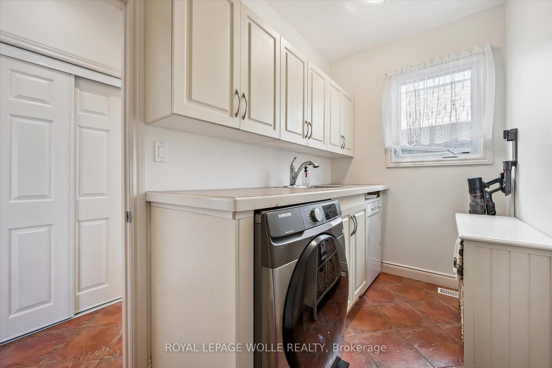 Photo 19 of 702 Springwater Place, Waterloo — HOMEH