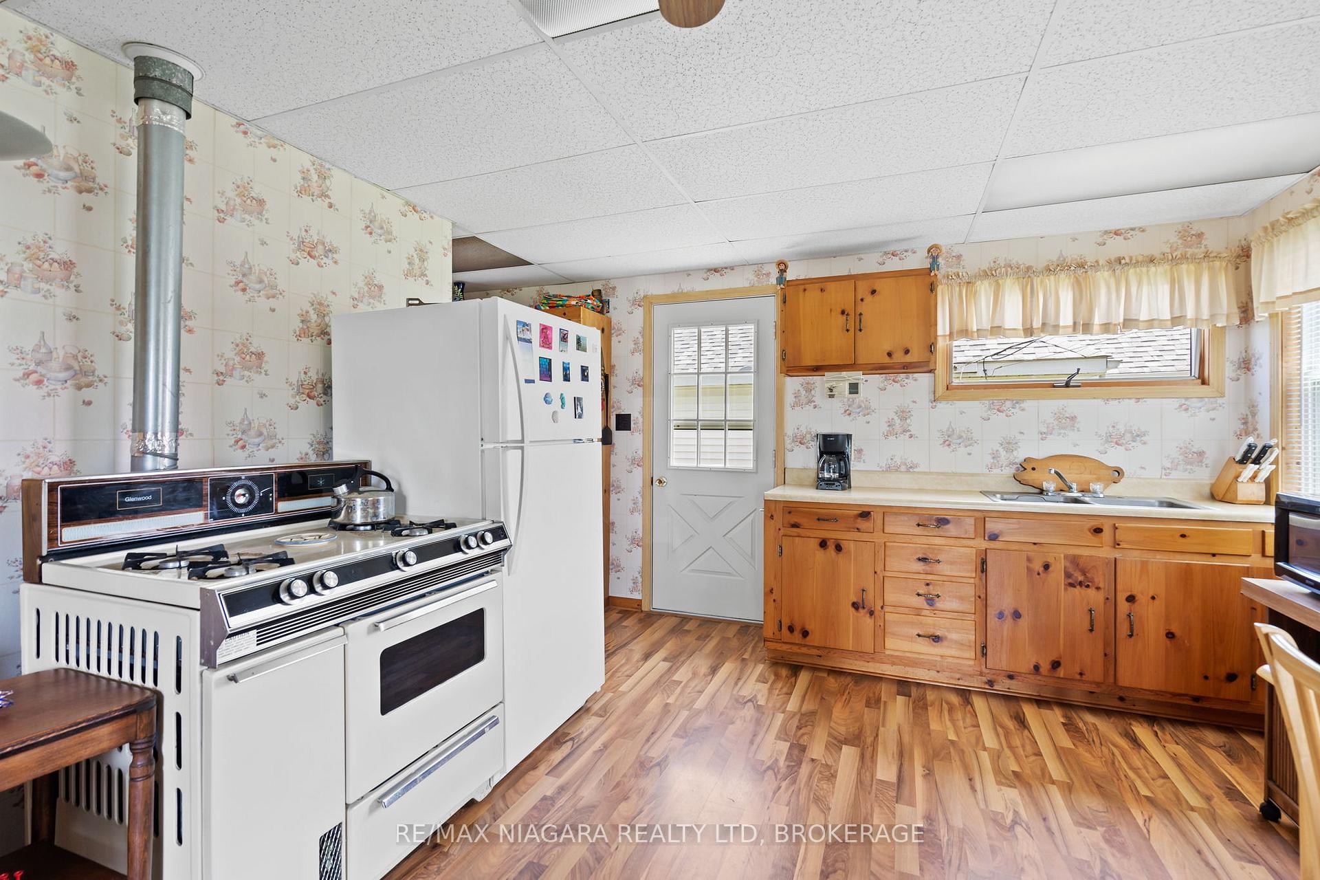 Photo 21 of 12807-12815 Lakeshore Road, Wainfleet, Lakeshore — HOMEH