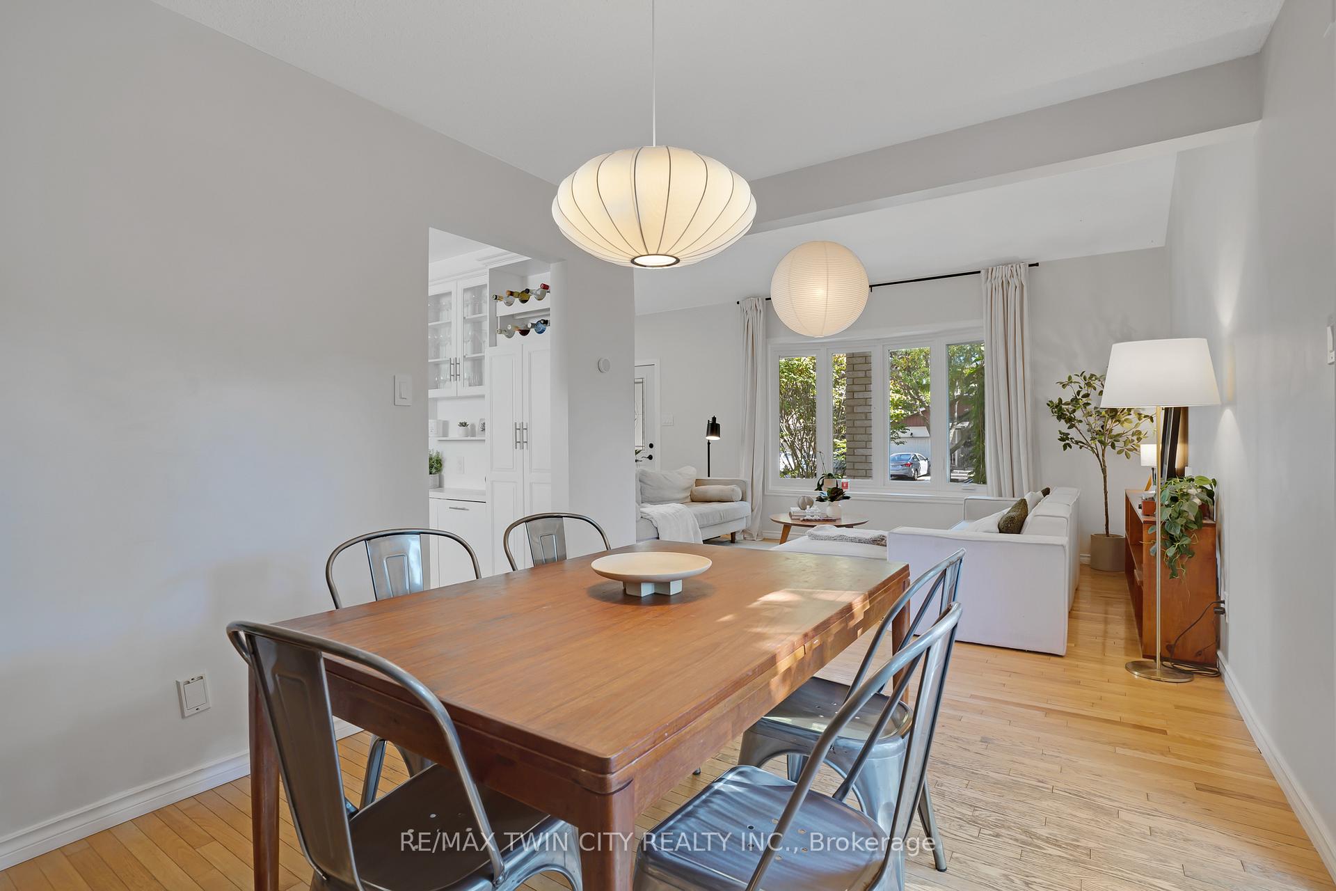 Photo 14 of 276 Camille Crescent, Waterloo, Lexington — HOMEH